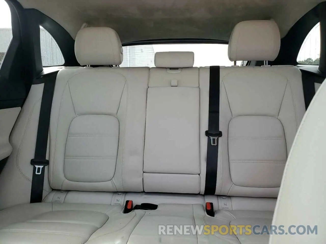 10 Фотография поврежденного автомобиля SADCK2GX4KA396800 JAGUAR F-PACE 2019