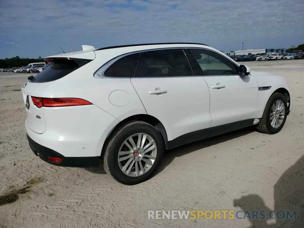 3 Фотография поврежденного автомобиля SADCK2GX4KA396800 JAGUAR F-PACE 2019
