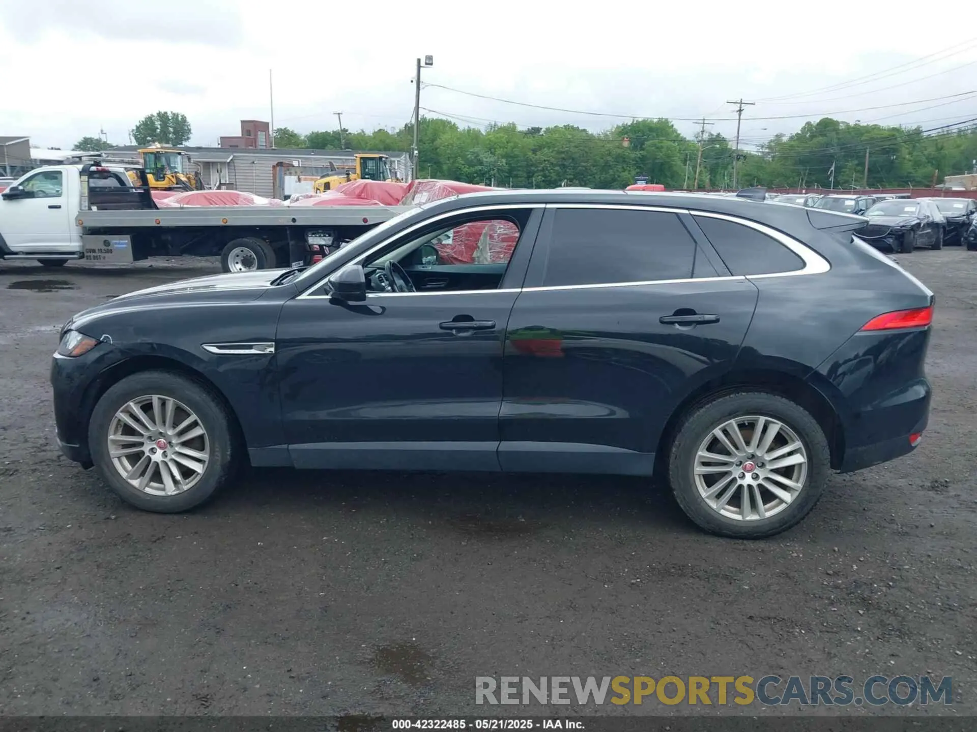 14 Photograph of a damaged car SADCK2GX7KA392837 JAGUAR F-PACE 2019