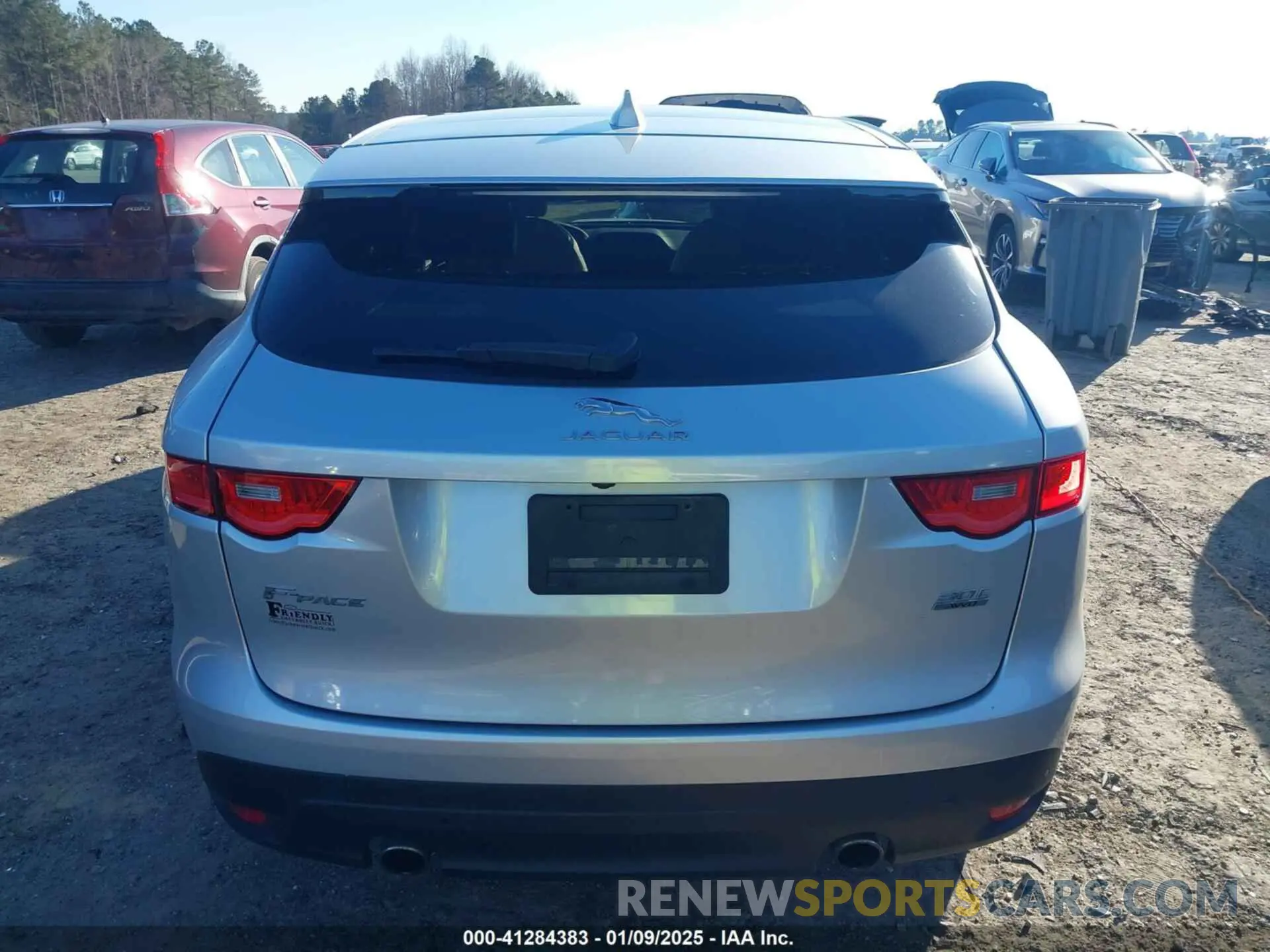 16 Photograph of a damaged car SADCK2GX8KA391700 JAGUAR F-PACE 2019
