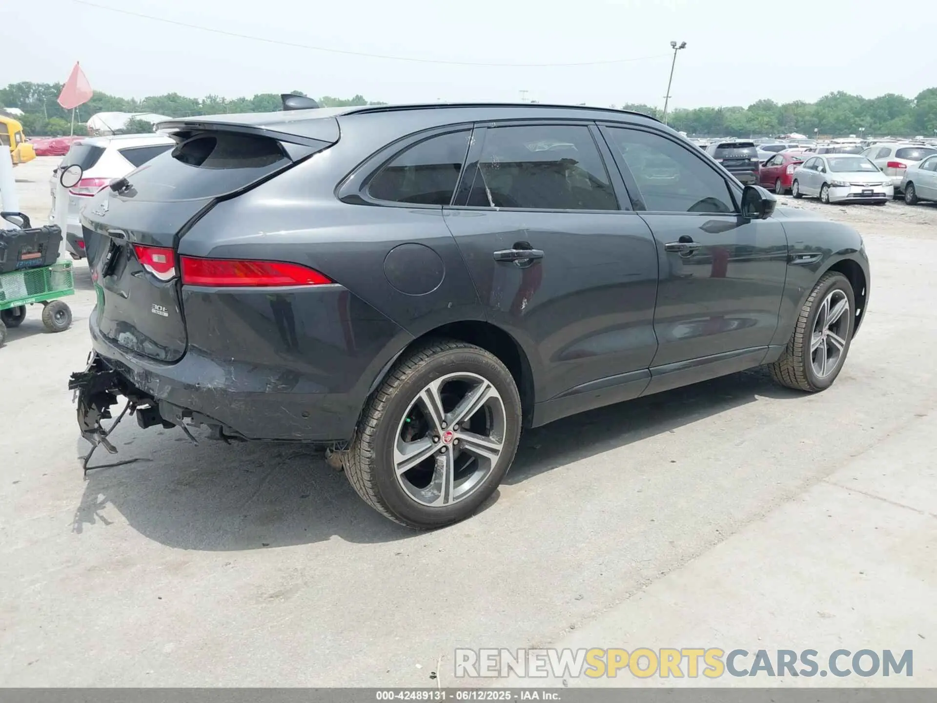 4 Фотография поврежденного автомобиля SADCL2GX3KA600791 JAGUAR F-PACE 2019