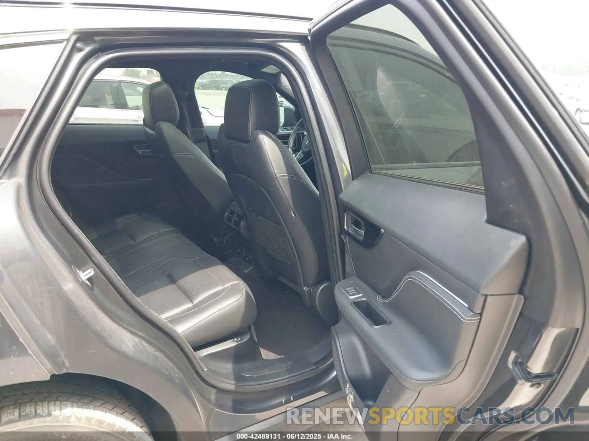 8 Фотография поврежденного автомобиля SADCL2GX3KA600791 JAGUAR F-PACE 2019