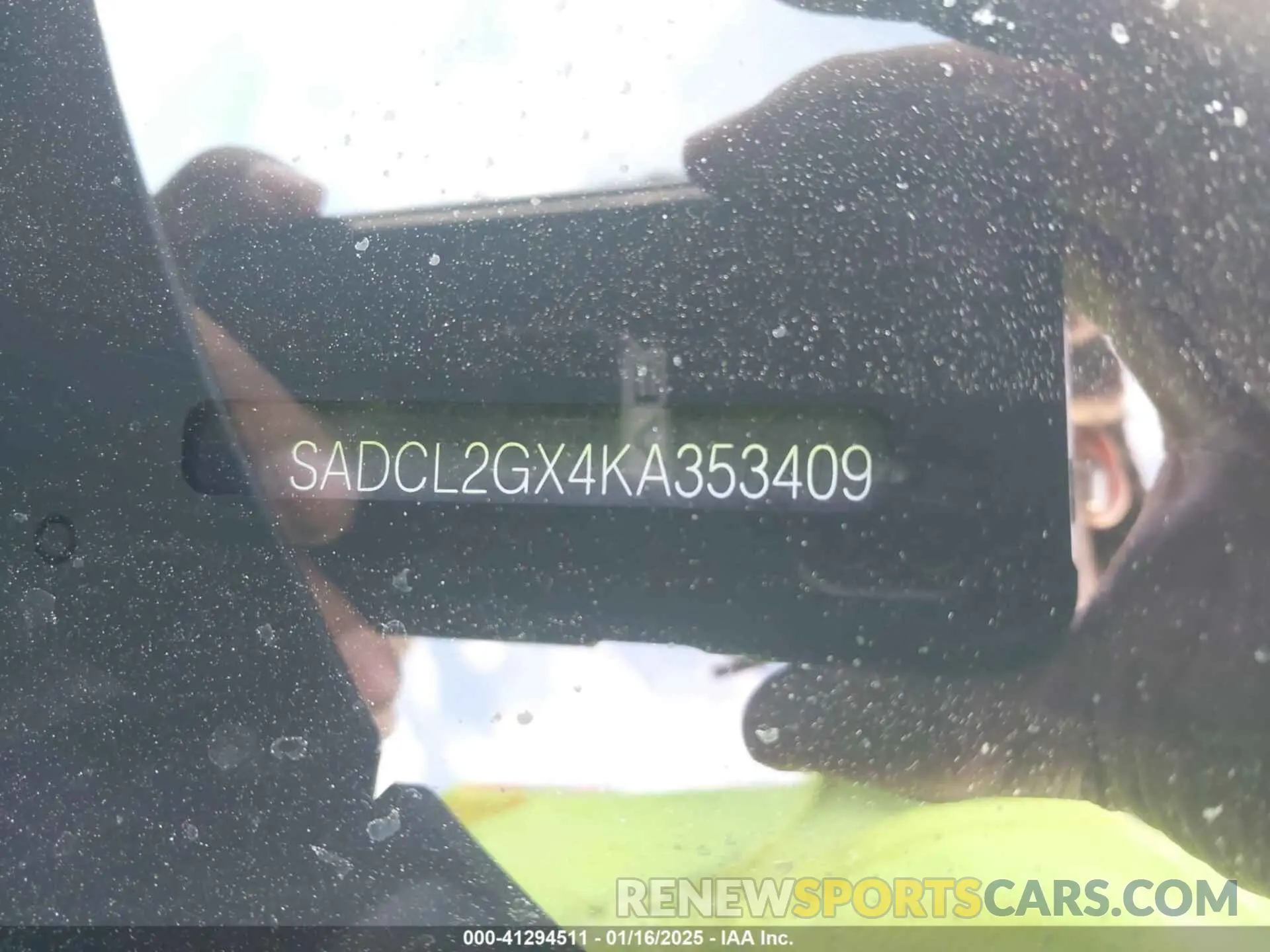 9 Photograph of a damaged car SADCL2GX4KA353409 JAGUAR F-PACE 2019