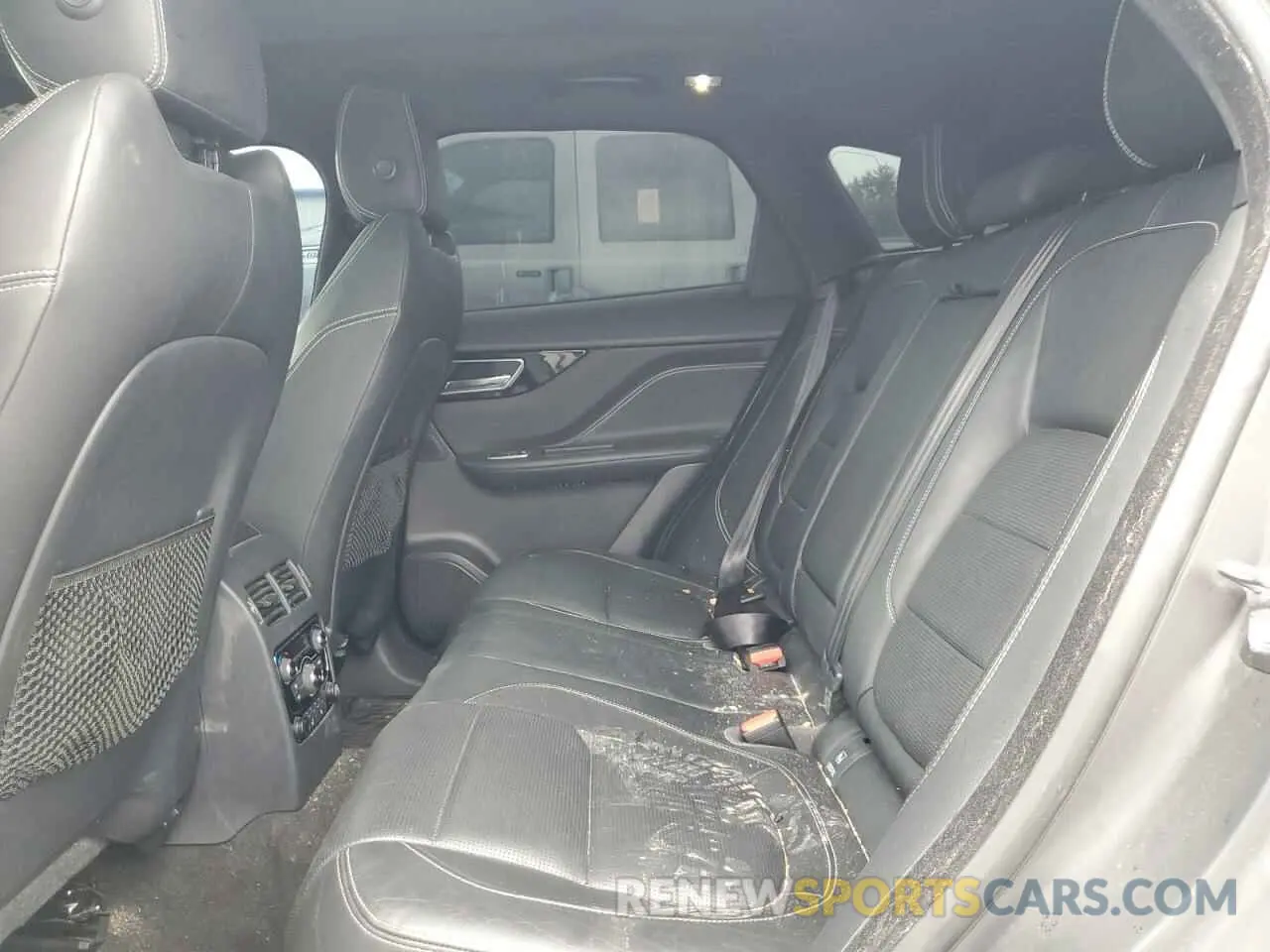 11 Photograph of a damaged car SADCM2FV1KA611009 JAGUAR F-PACE 2019