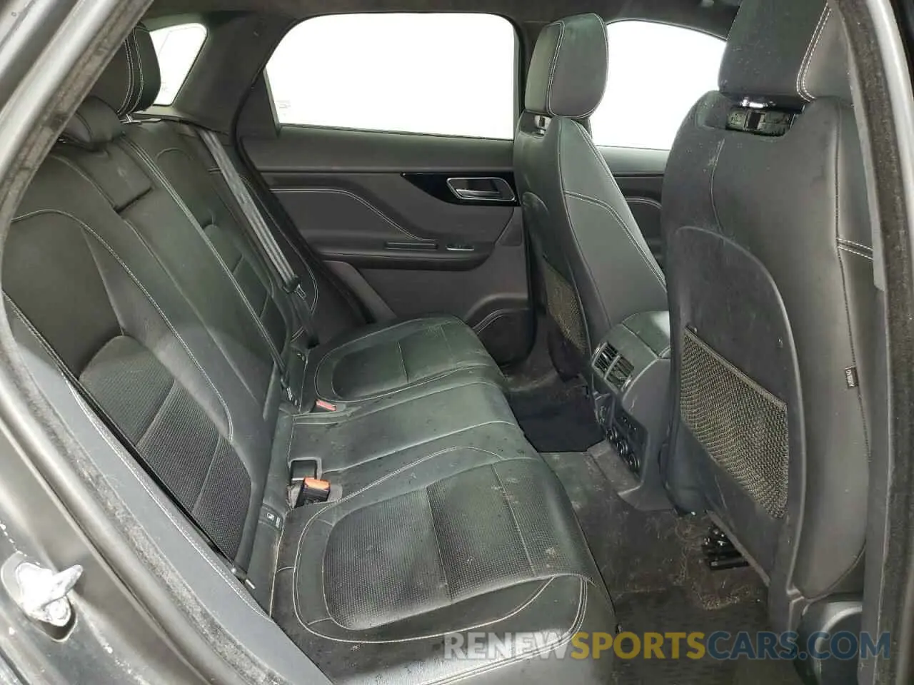 11 Photograph of a damaged car SADCM2FV2KA398295 JAGUAR F-PACE 2019