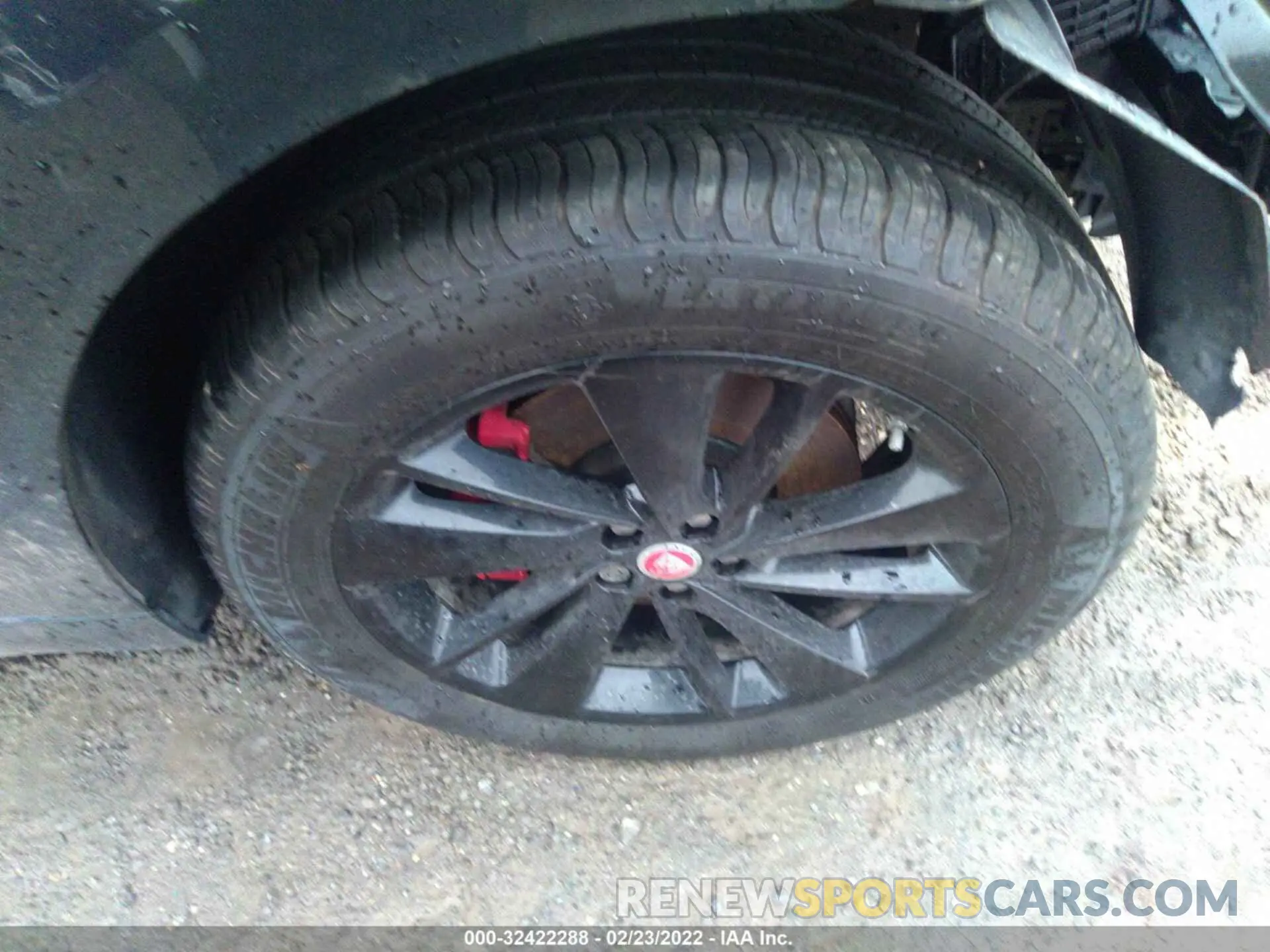 14 Photograph of a damaged car SADCM2FV9KA391988 JAGUAR F-PACE 2019