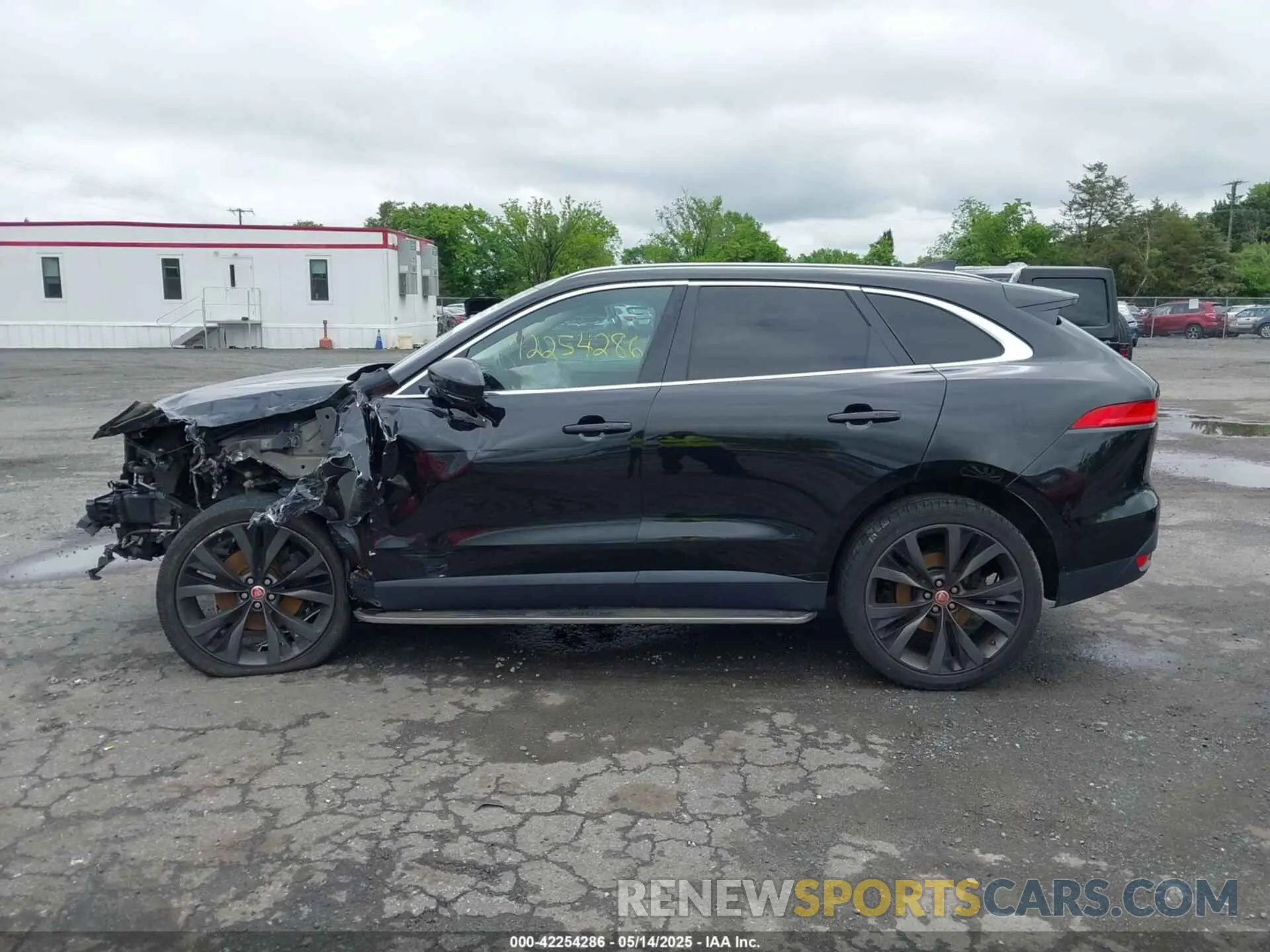 15 Photograph of a damaged car SADCN2GX8KA399769 JAGUAR F-PACE 2019