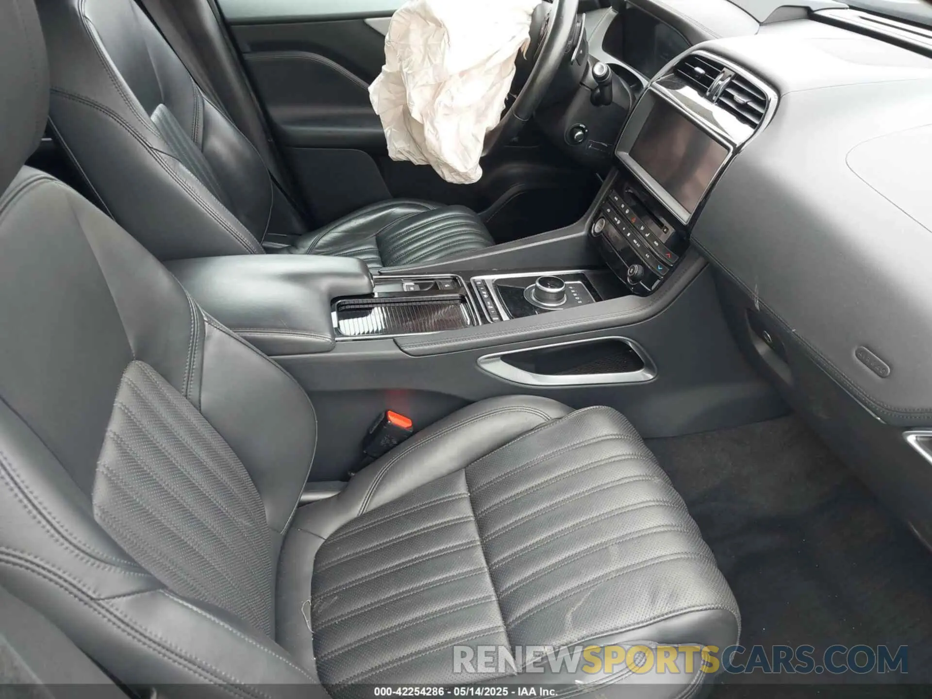 5 Photograph of a damaged car SADCN2GX8KA399769 JAGUAR F-PACE 2019