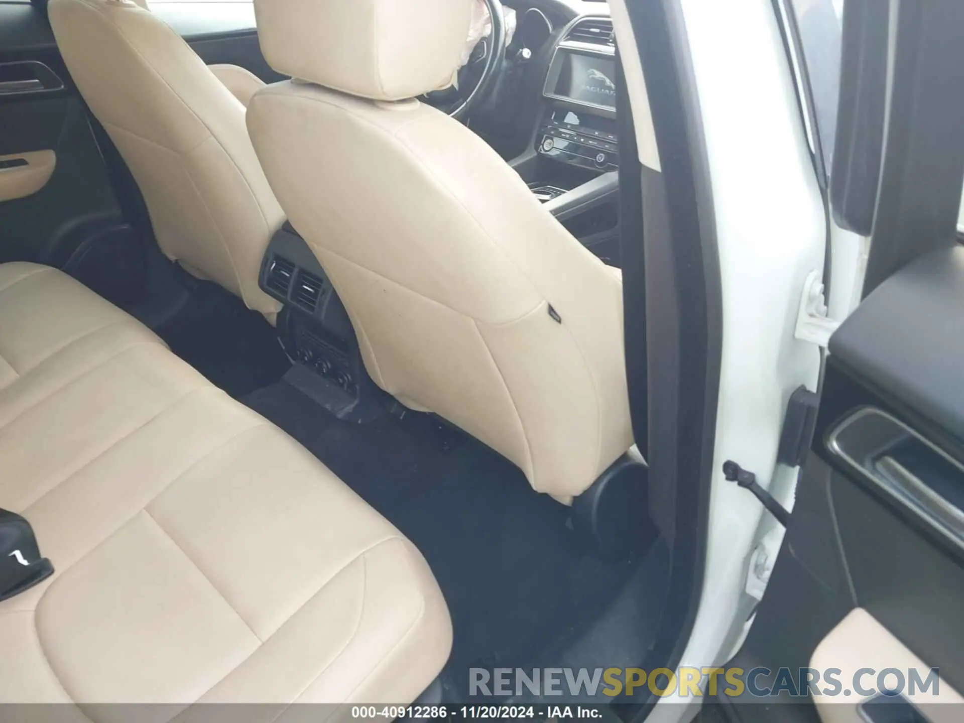 8 Фотография поврежденного автомобиля SADCS2FX0KA390106 JAGUAR F-PACE 2019