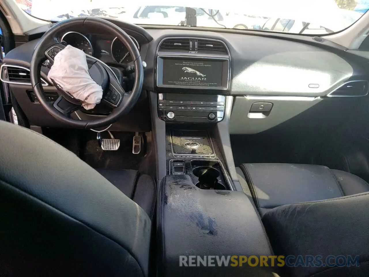 8 Фотография поврежденного автомобиля SADCS2FX1KA390227 JAGUAR F-PACE 2019