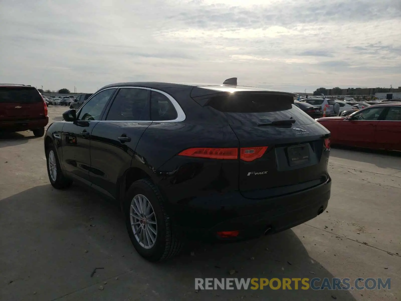 3 Photograph of a damaged car SADCS2FX8KA390628 JAGUAR F-PACE 2019