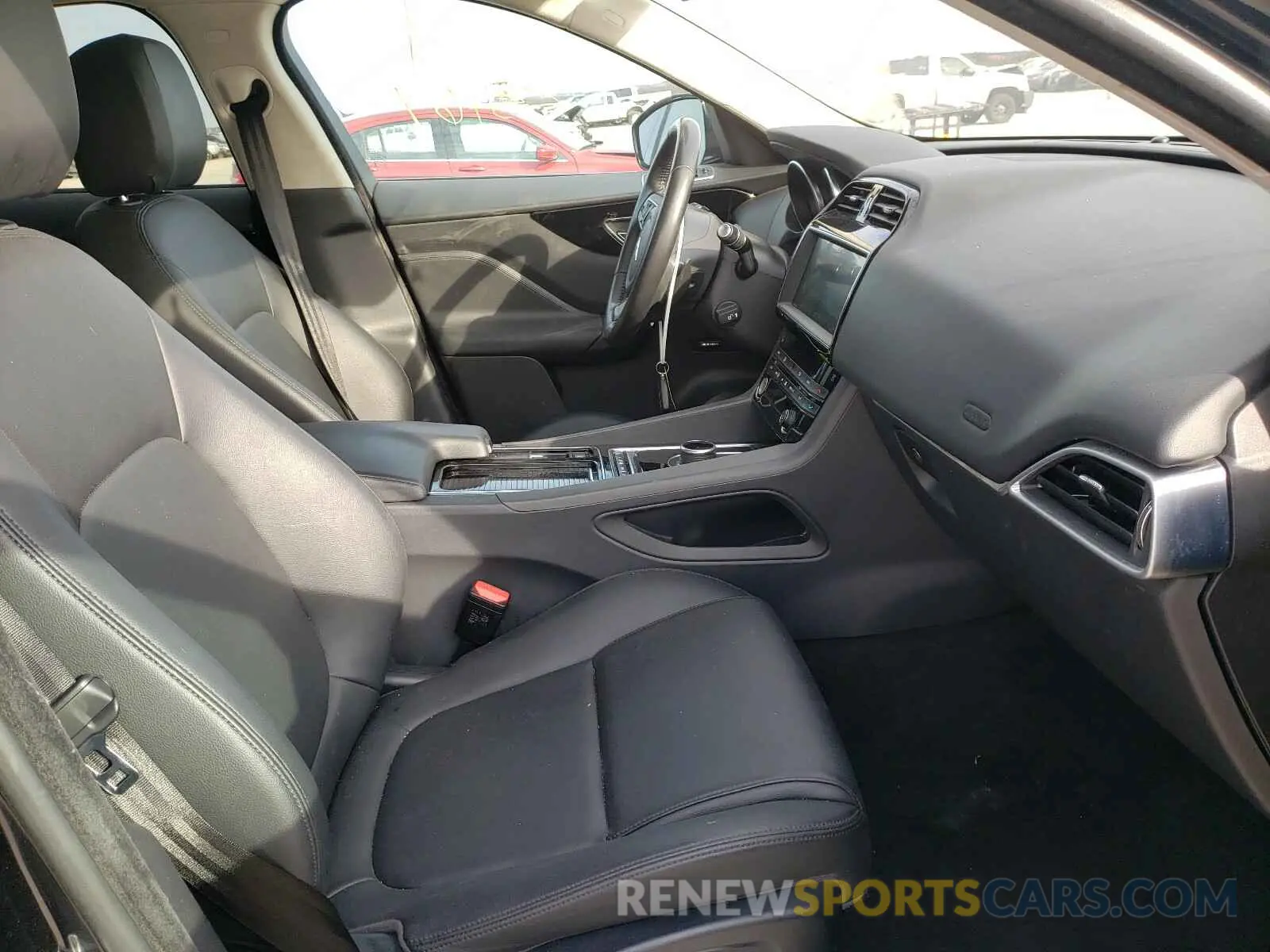 5 Photograph of a damaged car SADCS2FX8KA390628 JAGUAR F-PACE 2019