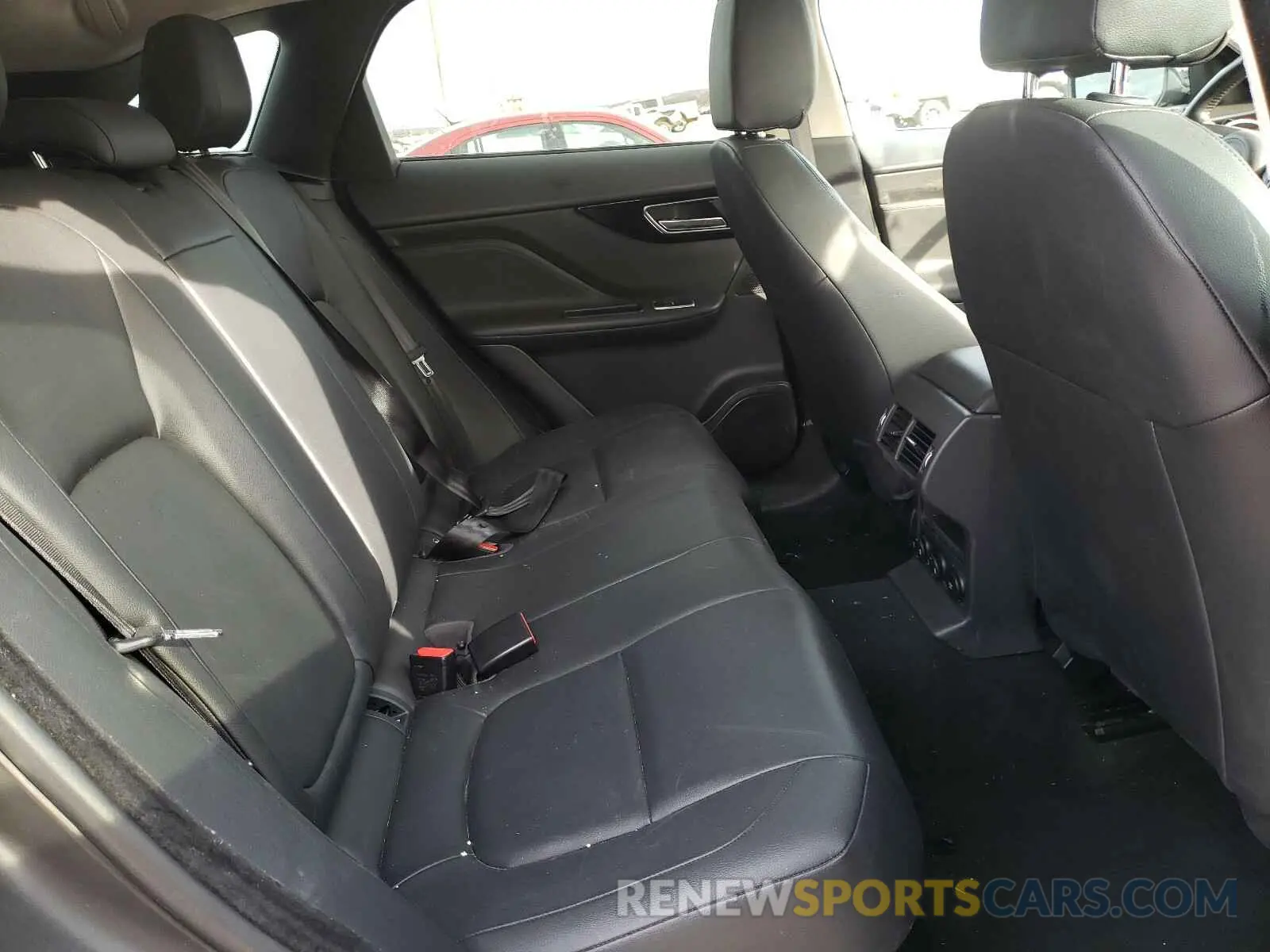6 Photograph of a damaged car SADCS2FX8KA390628 JAGUAR F-PACE 2019