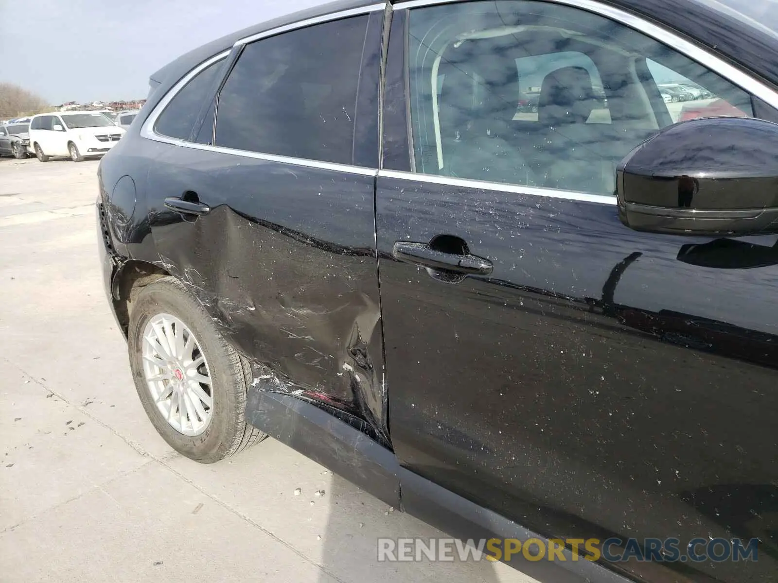 9 Photograph of a damaged car SADCS2FX8KA390628 JAGUAR F-PACE 2019