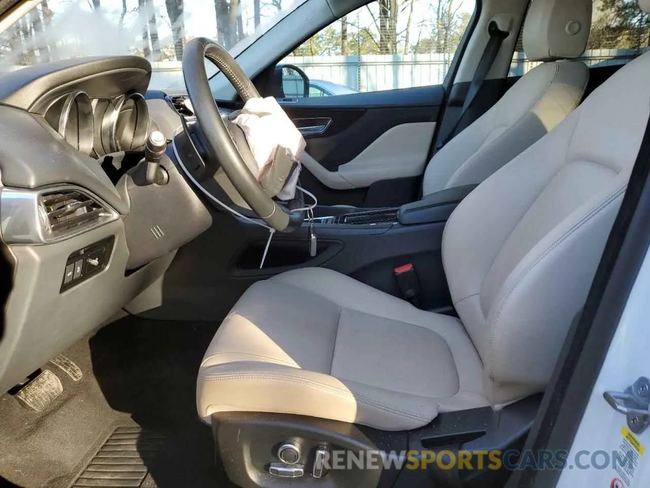 7 Photograph of a damaged car SADCJ2FX0LA660858 JAGUAR F-PACE 2020