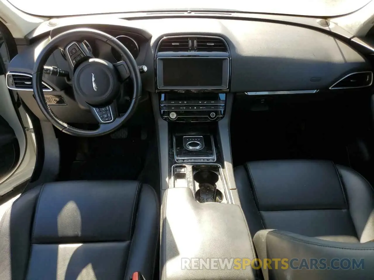 8 Фотография поврежденного автомобиля SADCJ2FX1LA640036 JAGUAR F-PACE 2020