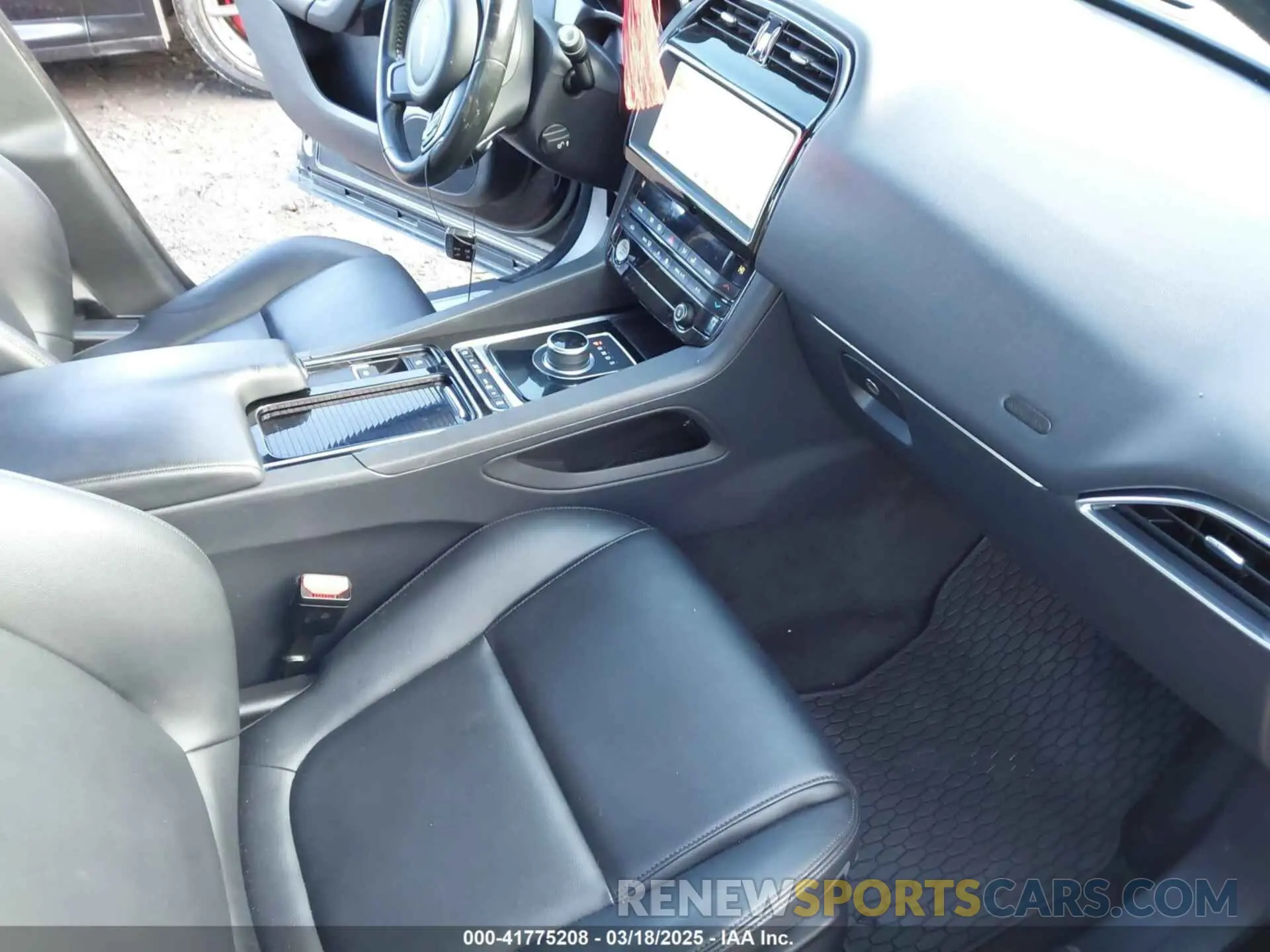 5 Photograph of a damaged car SADCJ2FX1LA648654 JAGUAR F-PACE 2020