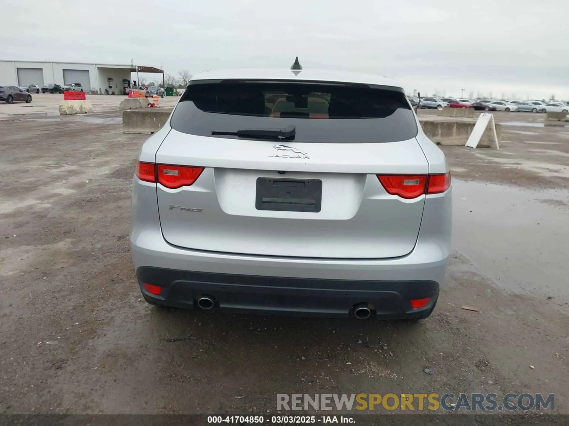 17 Photograph of a damaged car SADCJ2FX2LA620720 JAGUAR F-PACE 2020