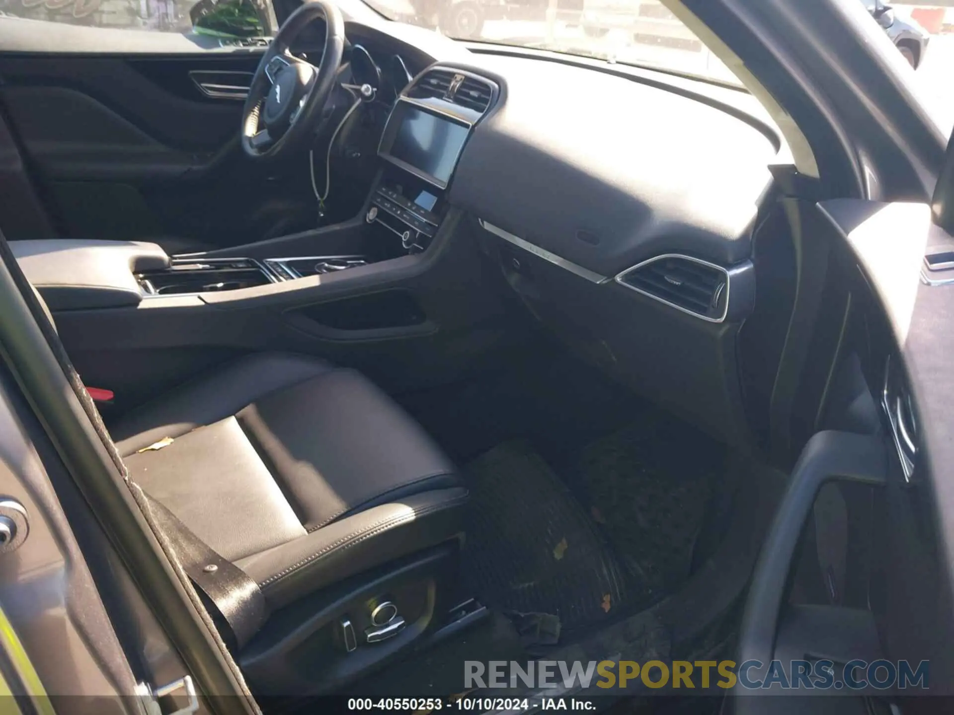 5 Photograph of a damaged car SADCJ2FX3LA631662 JAGUAR F-PACE 2020