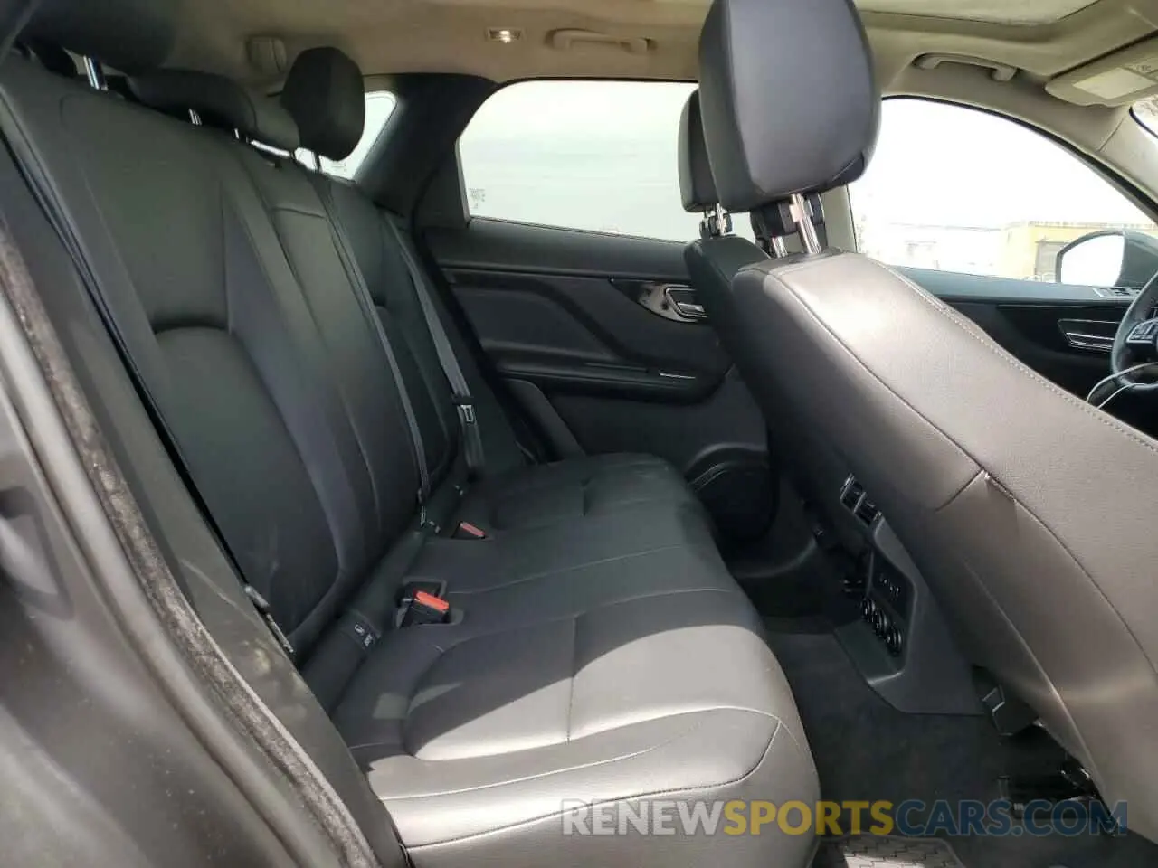 11 Photograph of a damaged car SADCJ2FX5LA630349 JAGUAR F-PACE 2020