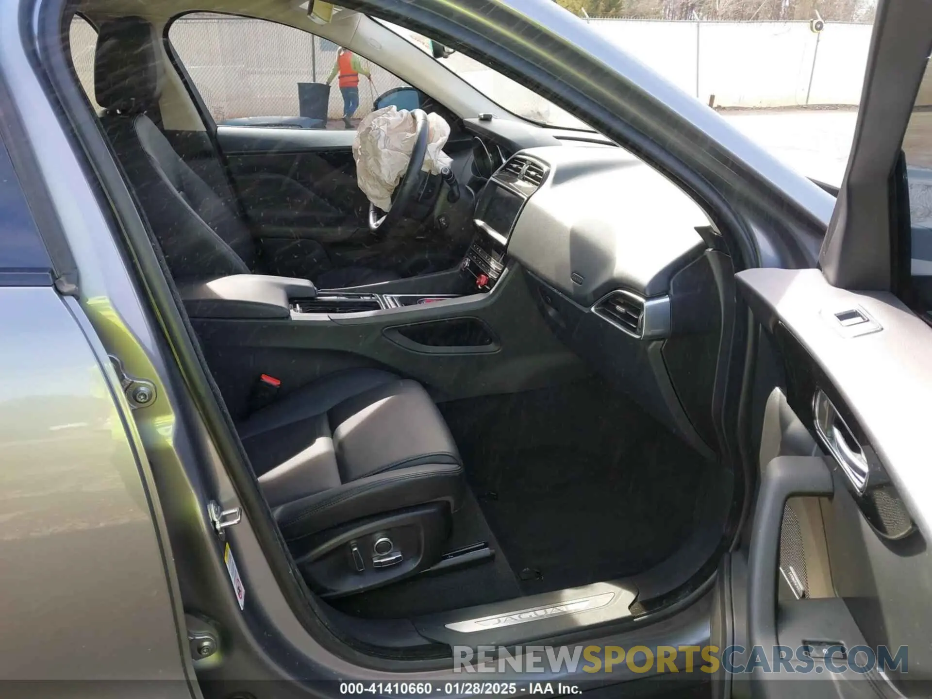 5 Photograph of a damaged car SADCJ2FX7LA630157 JAGUAR F-PACE 2020