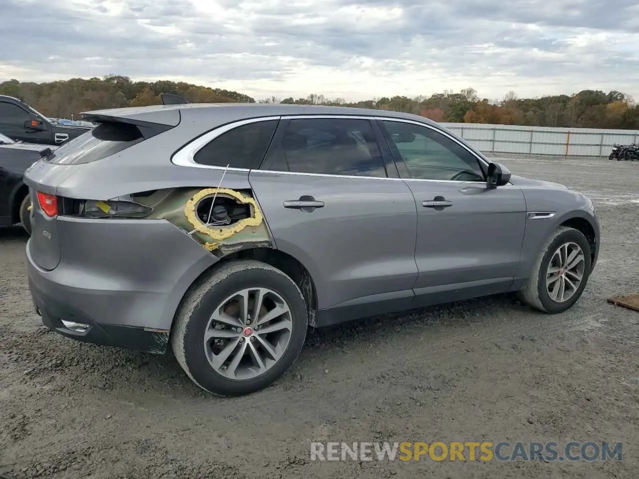 3 Photograph of a damaged car SADCJ2FX7LA654815 JAGUAR F-PACE 2020