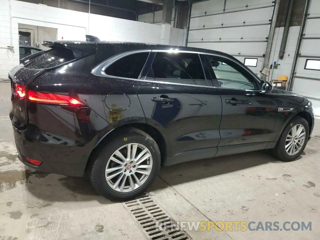 3 Photograph of a damaged car SADCK2FX2LA648871 JAGUAR F-PACE 2020