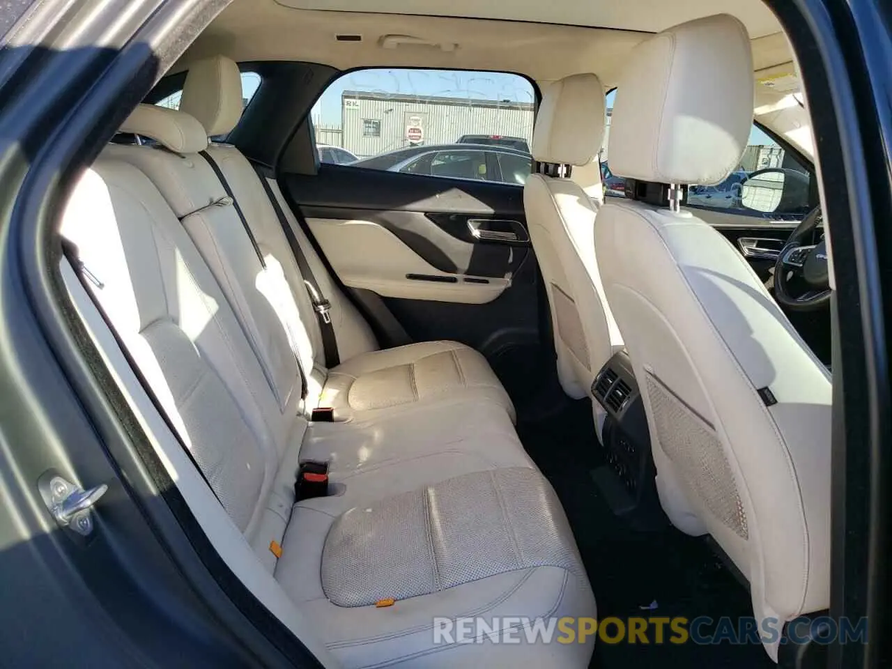 11 Photograph of a damaged car SADCK2FX9LA631162 JAGUAR F-PACE 2020