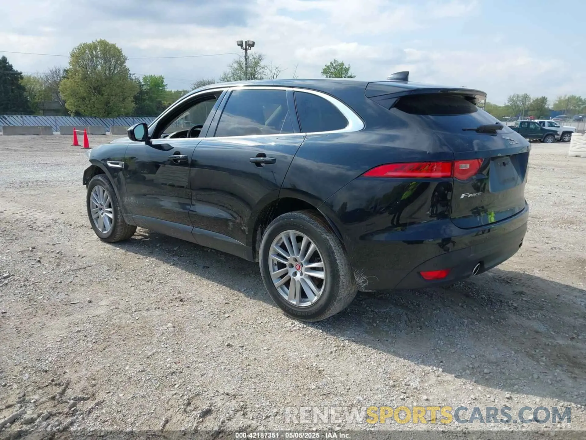 3 Фотография поврежденного автомобиля SADCK2GX1LA638590 JAGUAR F-PACE 2020