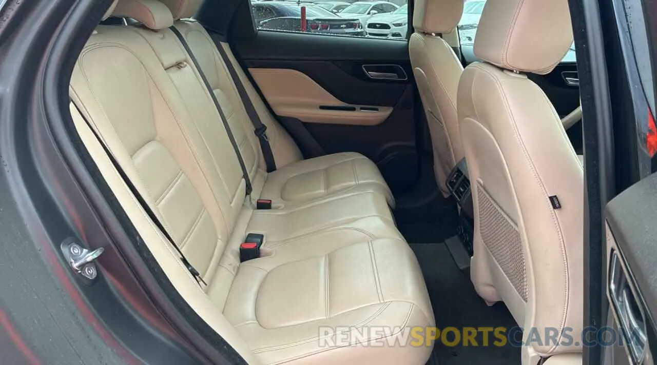 6 Photograph of a damaged car SADCK2GX2LA640185 JAGUAR F-PACE 2020