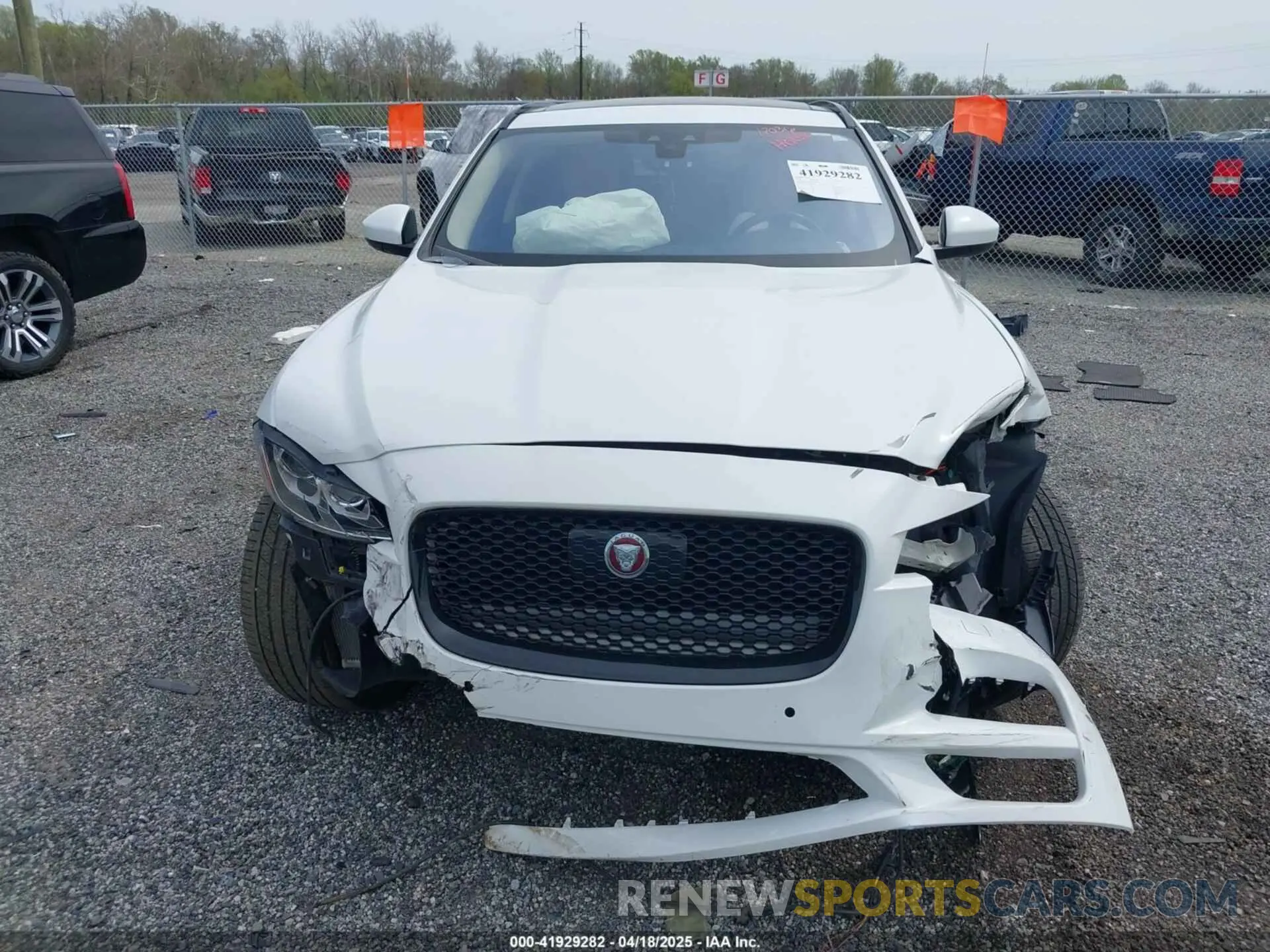 13 Фотография поврежденного автомобиля SADCK2GX7LA647309 JAGUAR F-PACE 2020
