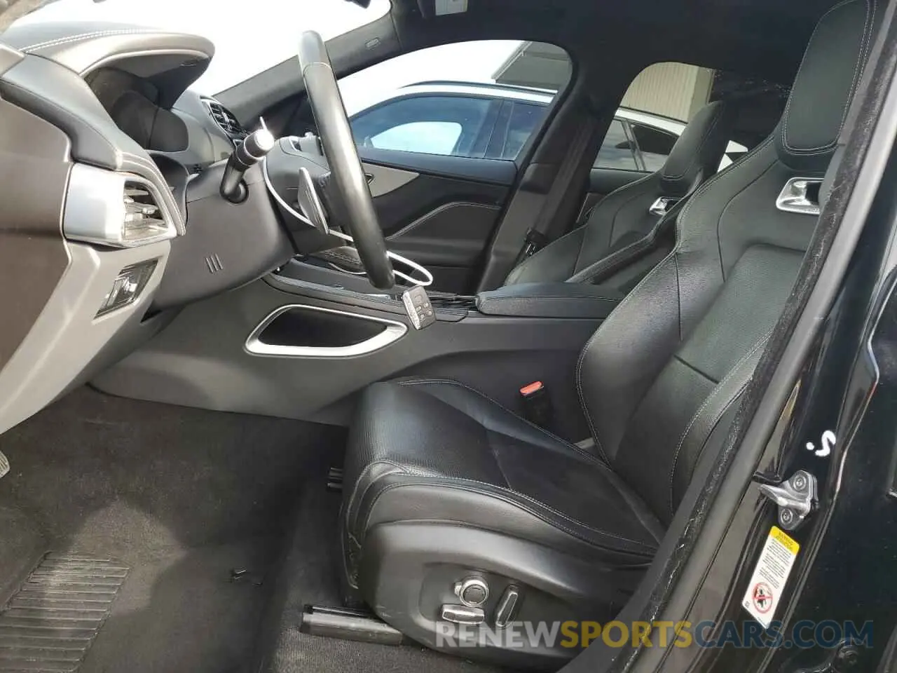 7 Photograph of a damaged car SADCM2FV1LA627499 JAGUAR F-PACE 2020