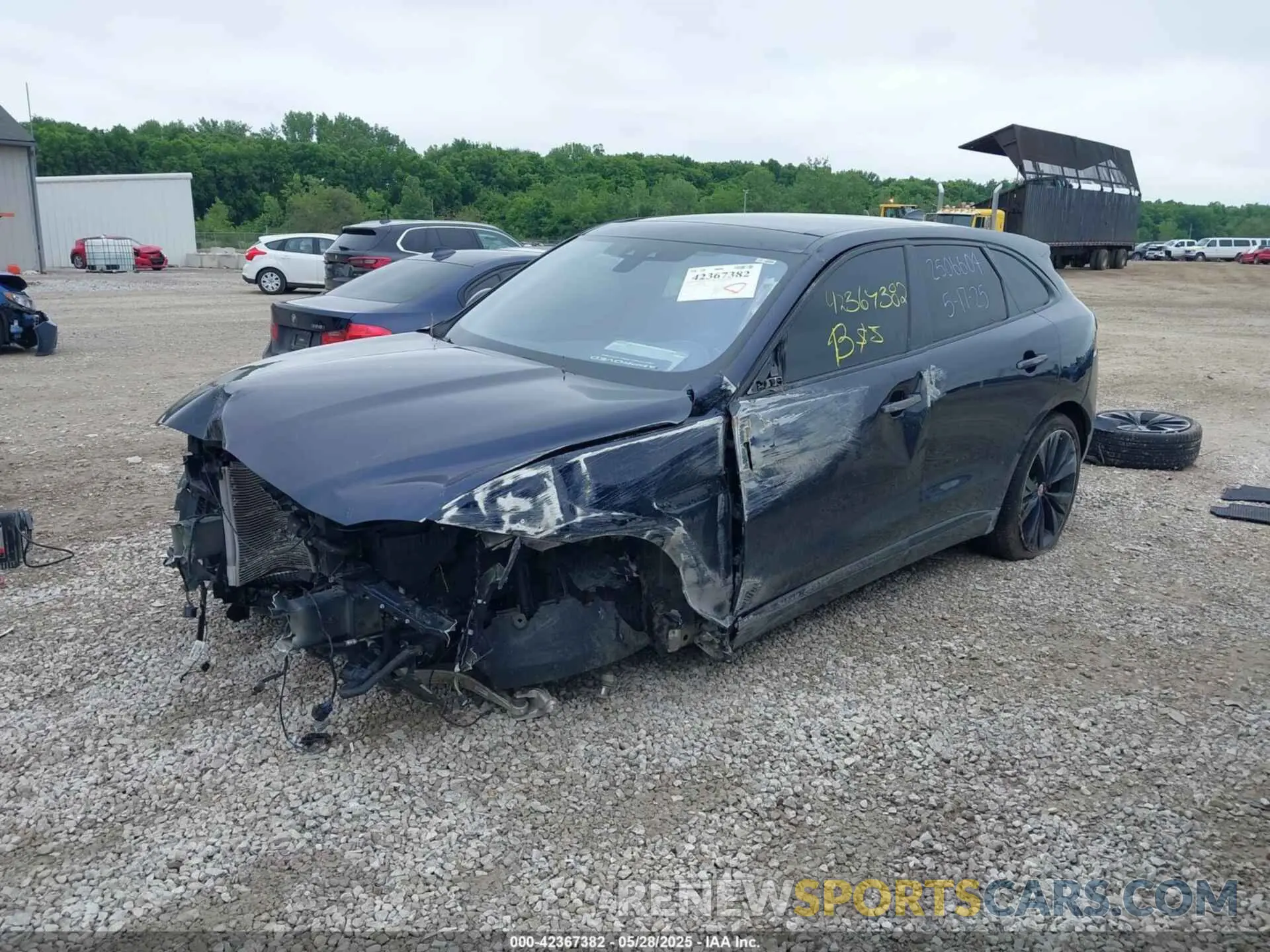 2 Фотография поврежденного автомобиля SADCM2FV1LA635148 JAGUAR F-PACE 2020
