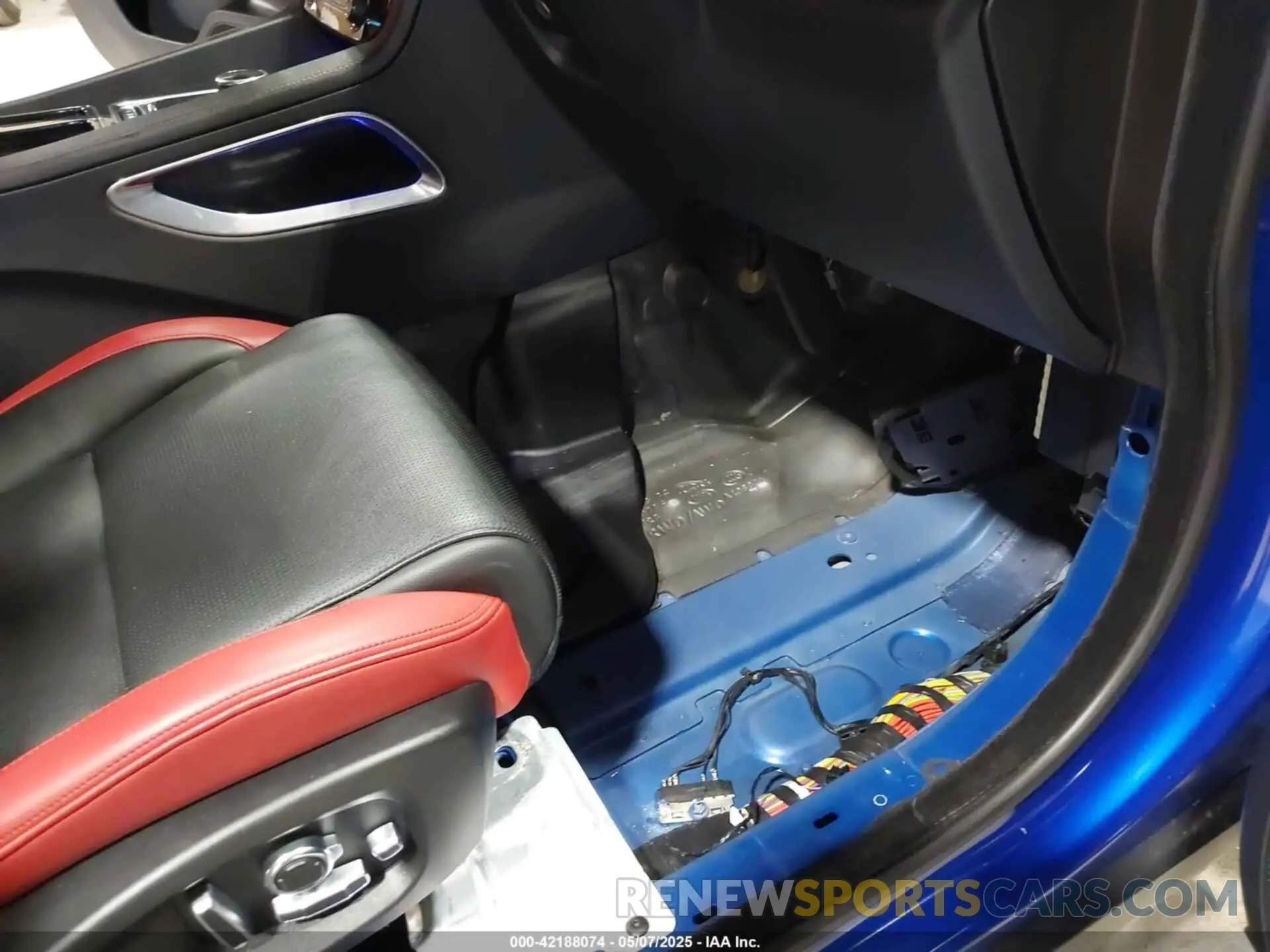 13 Photograph of a damaged car SADCM2FV4LA645110 JAGUAR F-PACE 2020