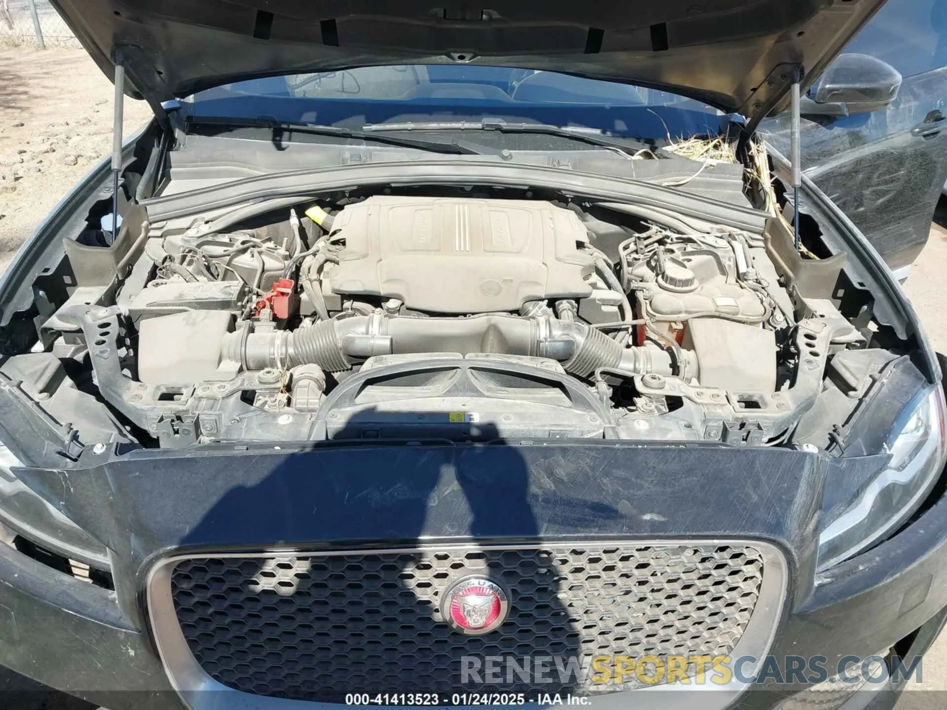 10 Photograph of a damaged car SADCM2FV6LA641169 JAGUAR F-PACE 2020