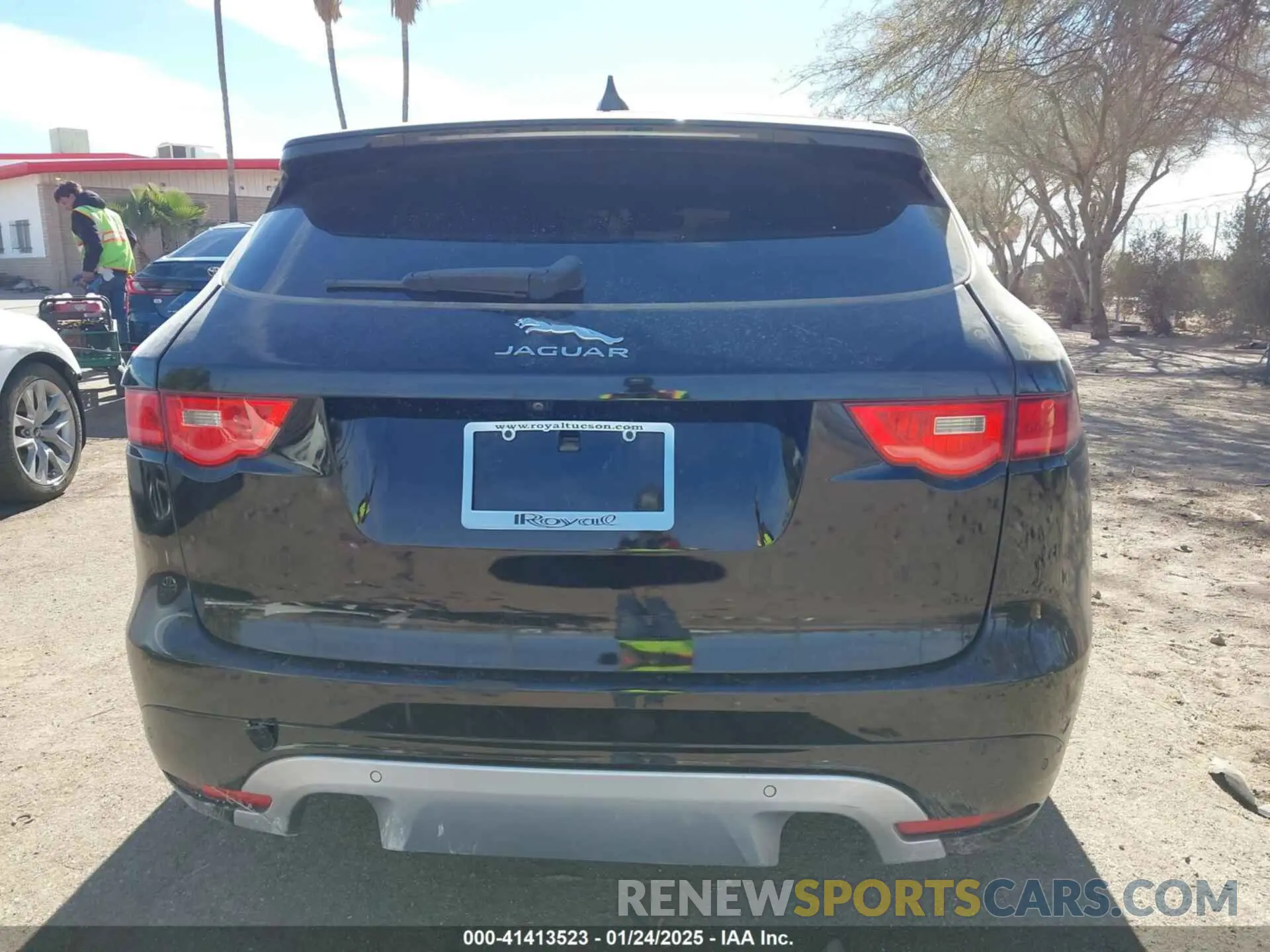 15 Photograph of a damaged car SADCM2FV6LA641169 JAGUAR F-PACE 2020