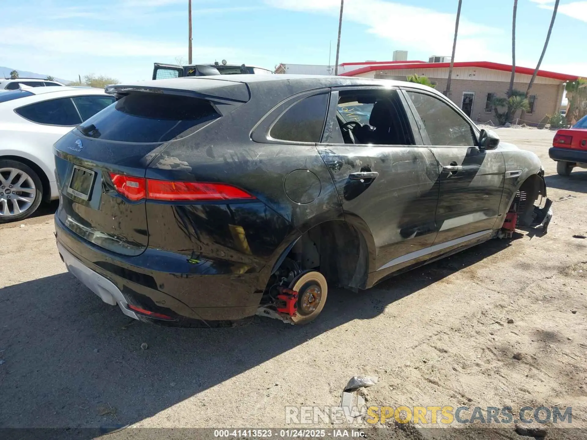 4 Photograph of a damaged car SADCM2FV6LA641169 JAGUAR F-PACE 2020