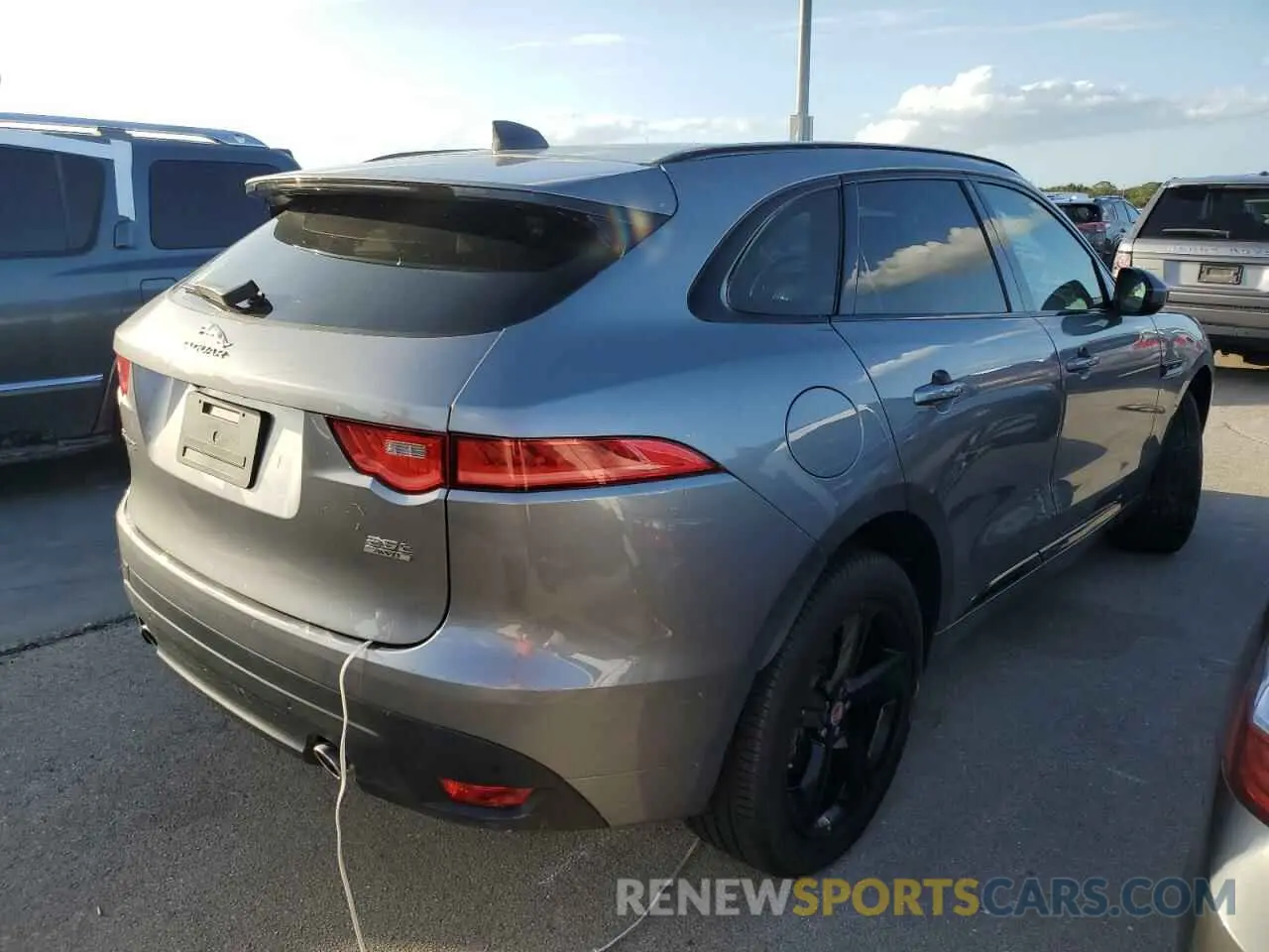 3 Фотография поврежденного автомобиля SADCP2FX4LA617865 JAGUAR F-PACE 2020