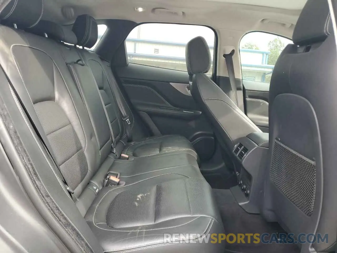 11 Photograph of a damaged car SADCP2FX5LA618619 JAGUAR F-PACE 2020