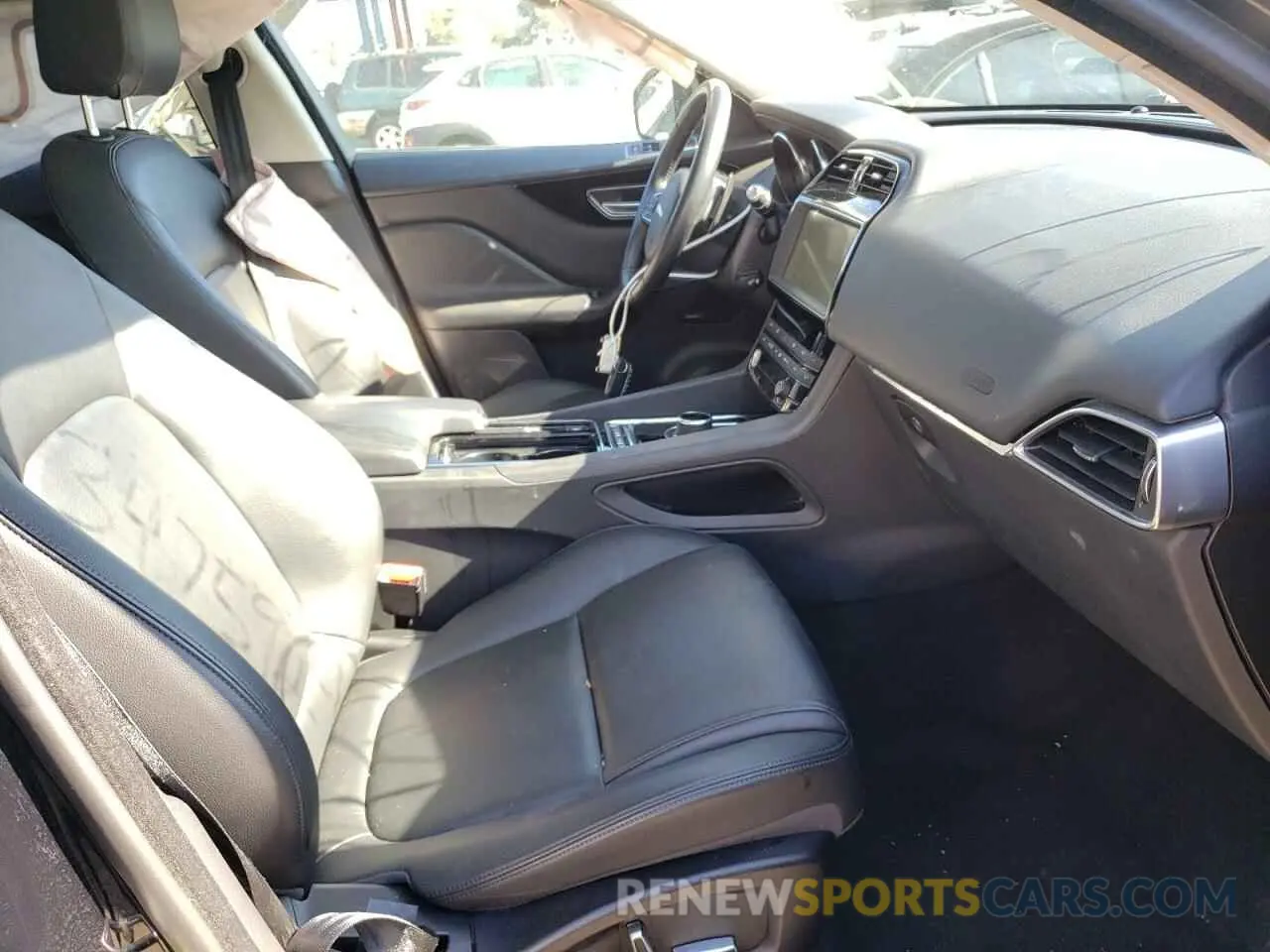 5 Photograph of a damaged car SADCS2FX2LA644836 JAGUAR F-PACE 2020