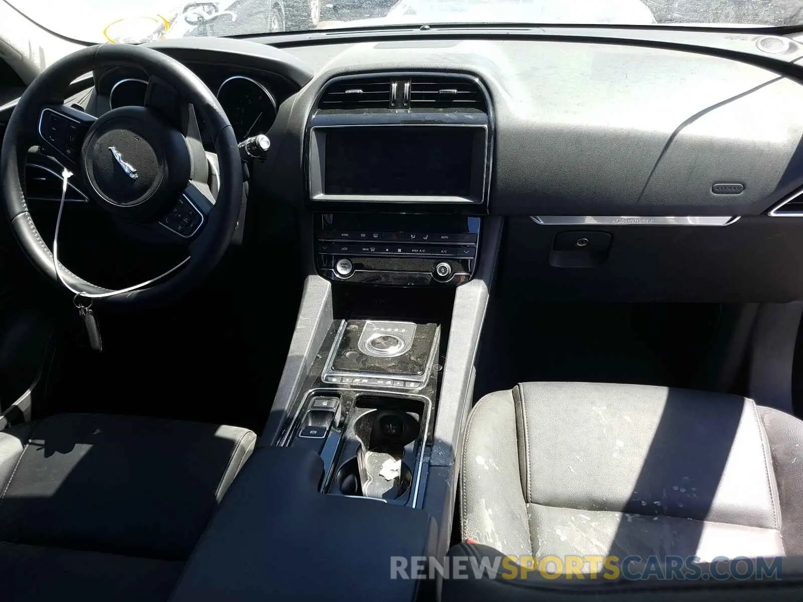 9 Photograph of a damaged car SADCS2FX3LA640262 JAGUAR F-PACE 2020