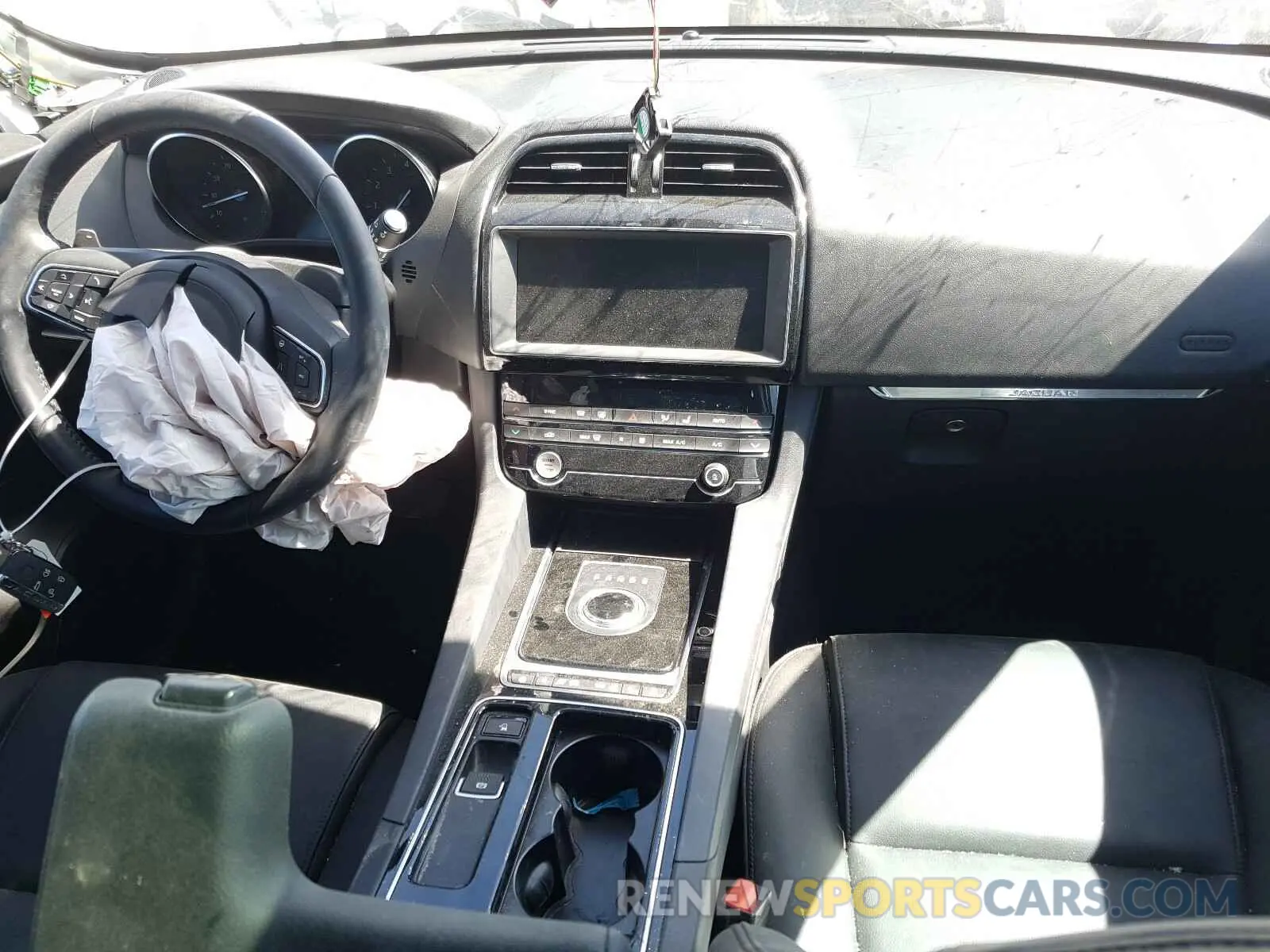 9 Photograph of a damaged car SADCS2FX6LA639879 JAGUAR F-PACE 2020