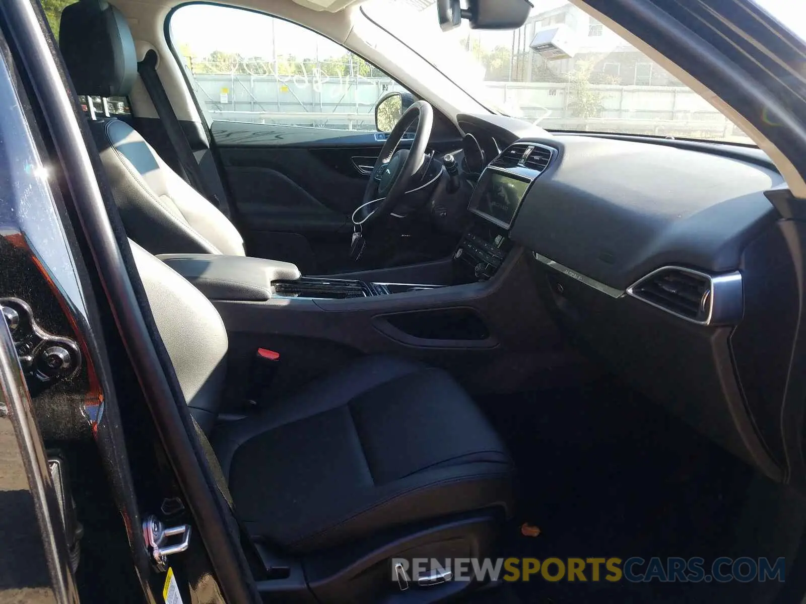 5 Photograph of a damaged car SADCS2FX8LA645439 JAGUAR F-PACE 2020