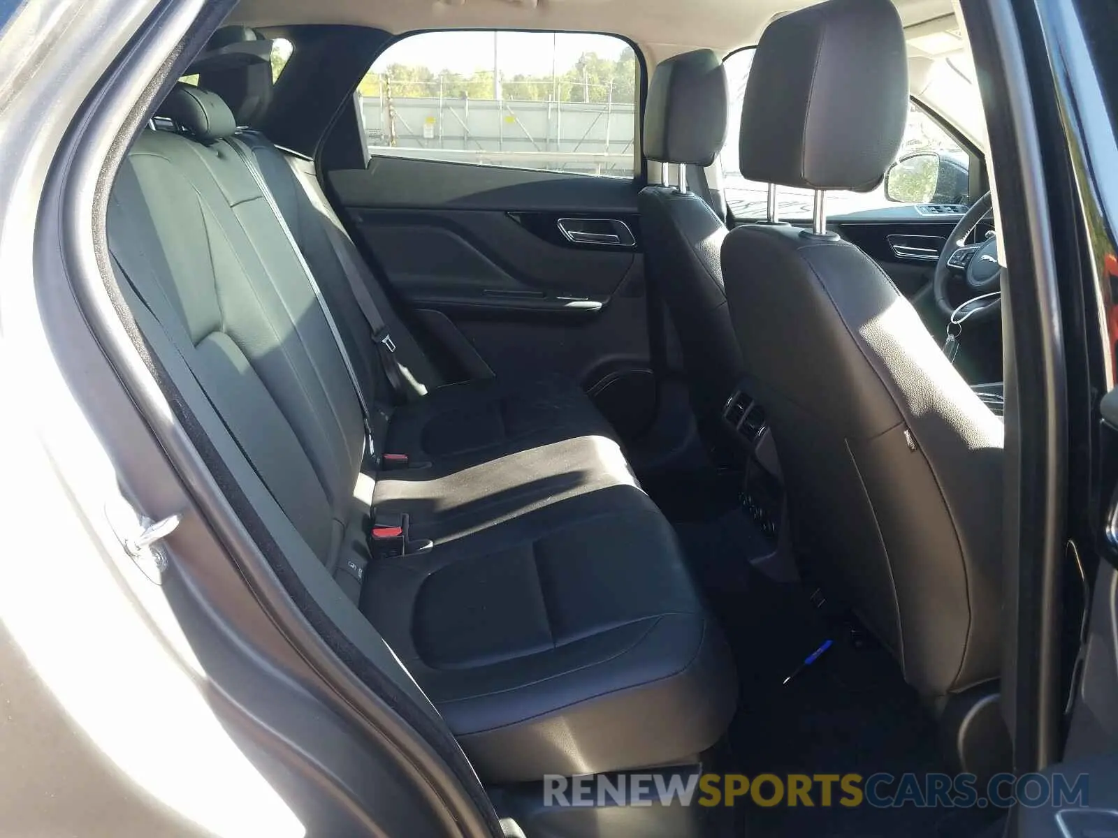 6 Photograph of a damaged car SADCS2FX8LA645439 JAGUAR F-PACE 2020