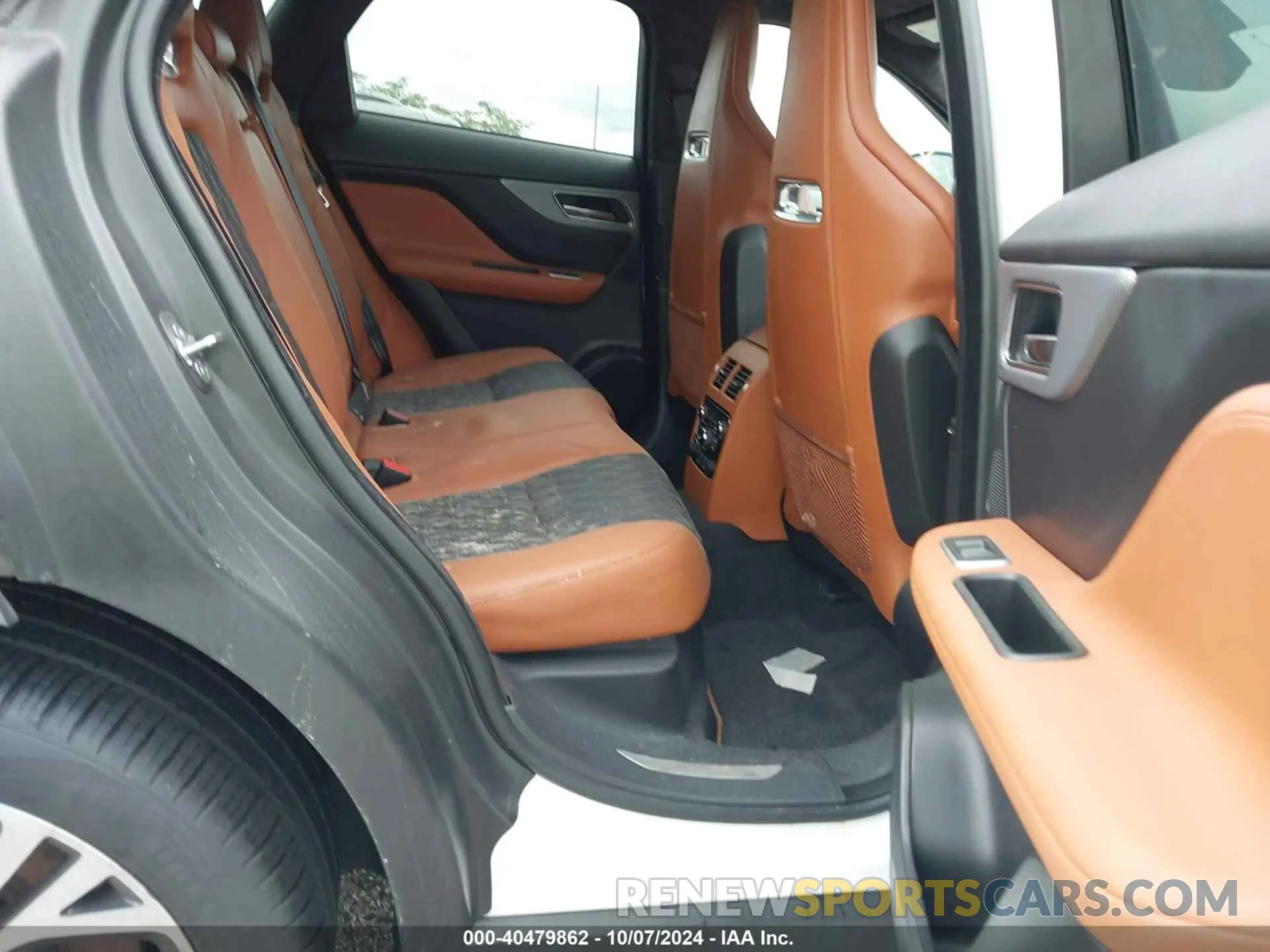 8 Photograph of a damaged car SADCZ2EE9LA627415 JAGUAR F-PACE 2020