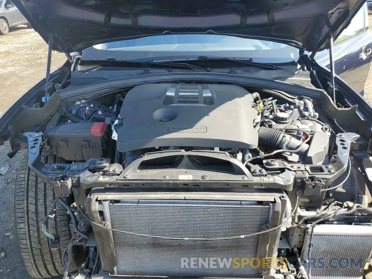 12 Photograph of a damaged car SADCJ2EU6MA667922 JAGUAR F-PACE 2021