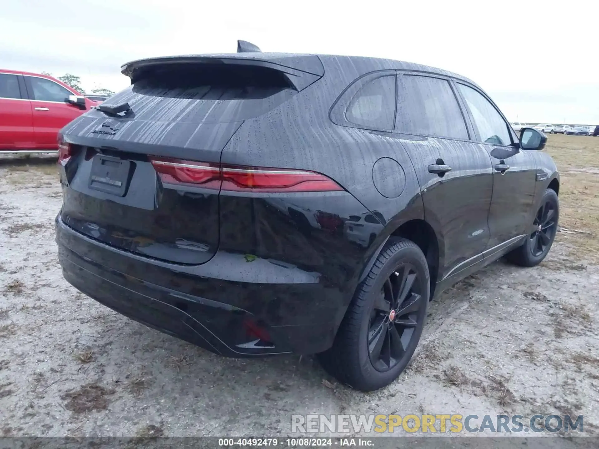 4 Photograph of a damaged car SADCJ2EX9MA687060 JAGUAR F-PACE 2021