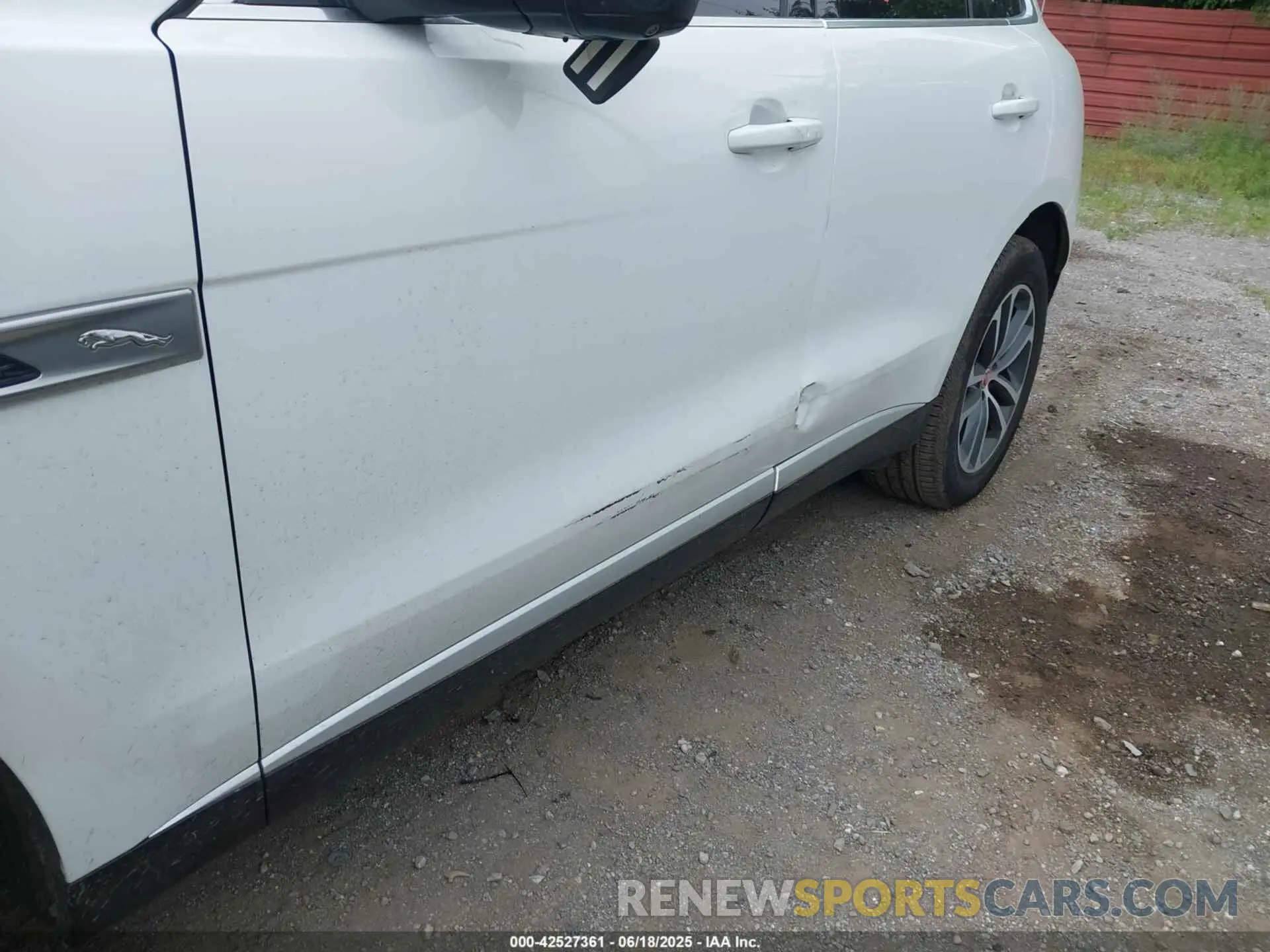 6 Photograph of a damaged car SADCJ2EXXMA668131 JAGUAR F-PACE 2021
