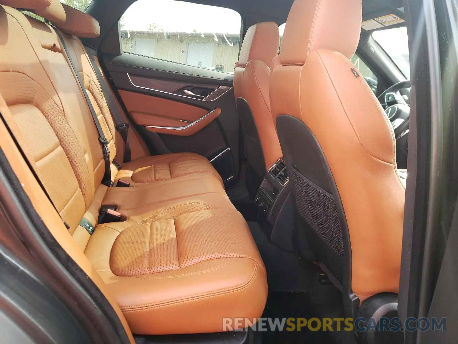 6 Photograph of a damaged car SADCT2FU9MA669639 JAGUAR F-PACE 2021
