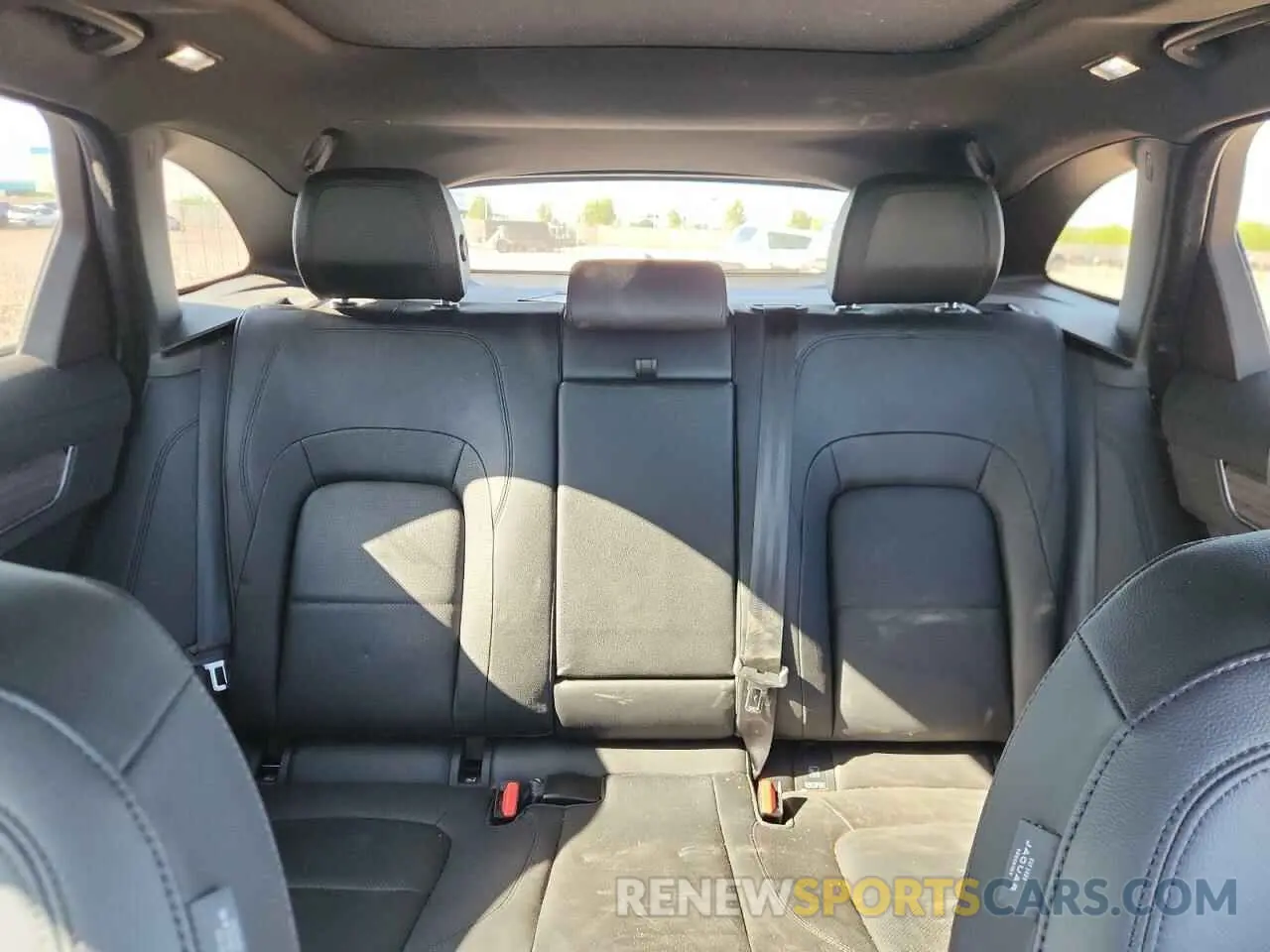 10 Photograph of a damaged car SADCJ2EX1NA692111 JAGUAR F-PACE 2022